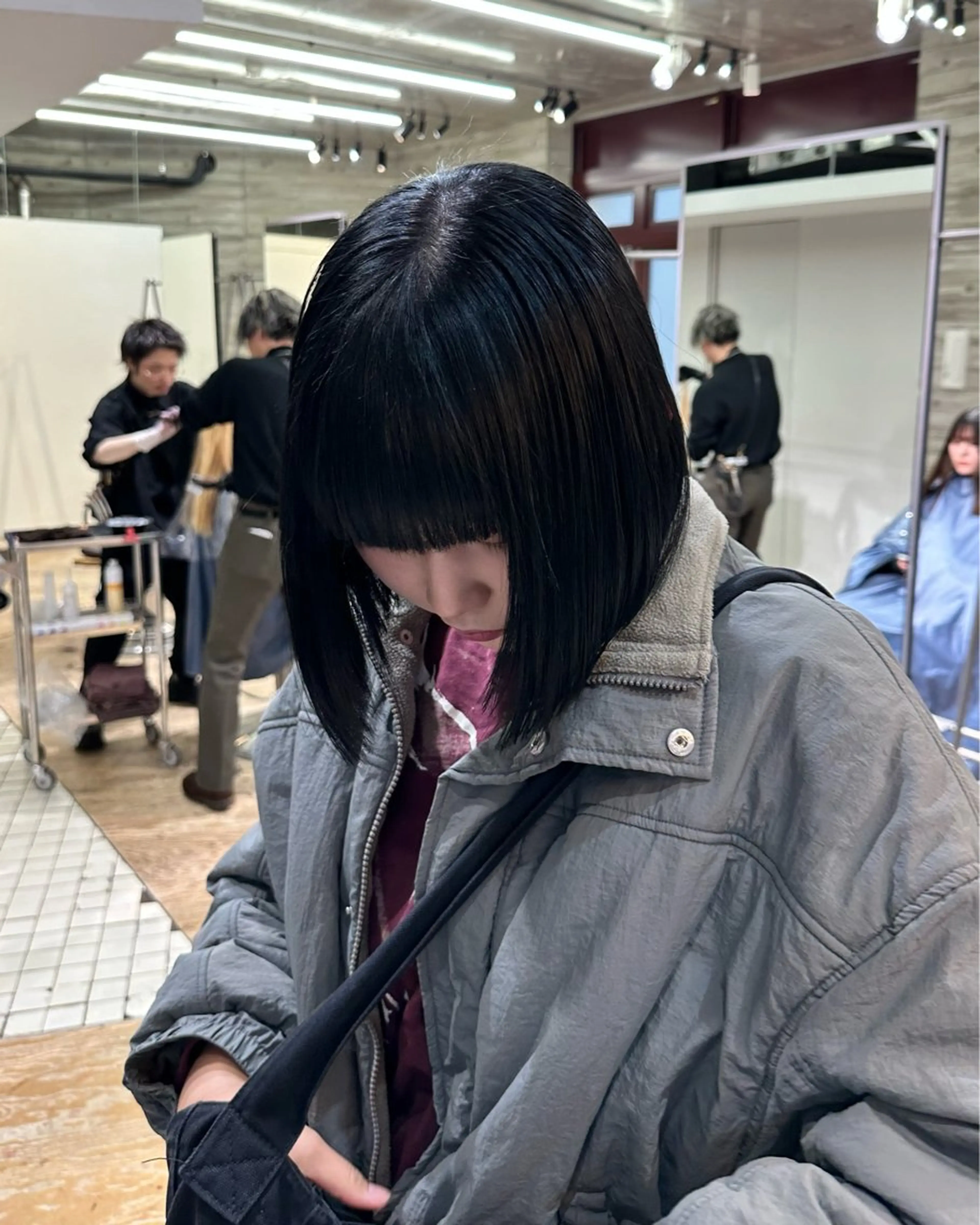 ショート カラー 抜きっぱなしブロンド ササキカズマのヘアスタイル