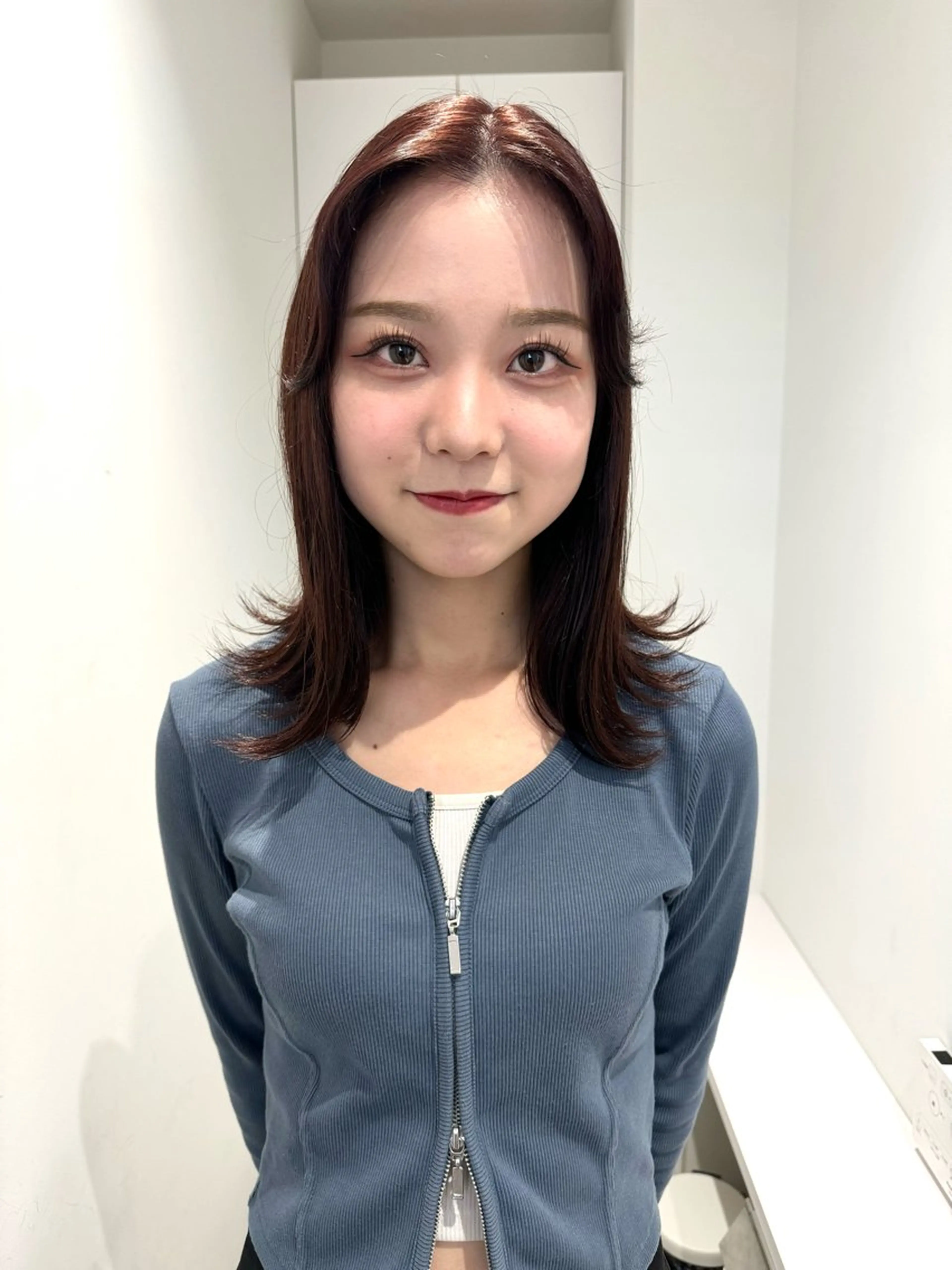 ミディアム ヘアカラー トリートメント ✨ブリーチ/顔周り レイヤー¦YUKA✨のヘアスタイル