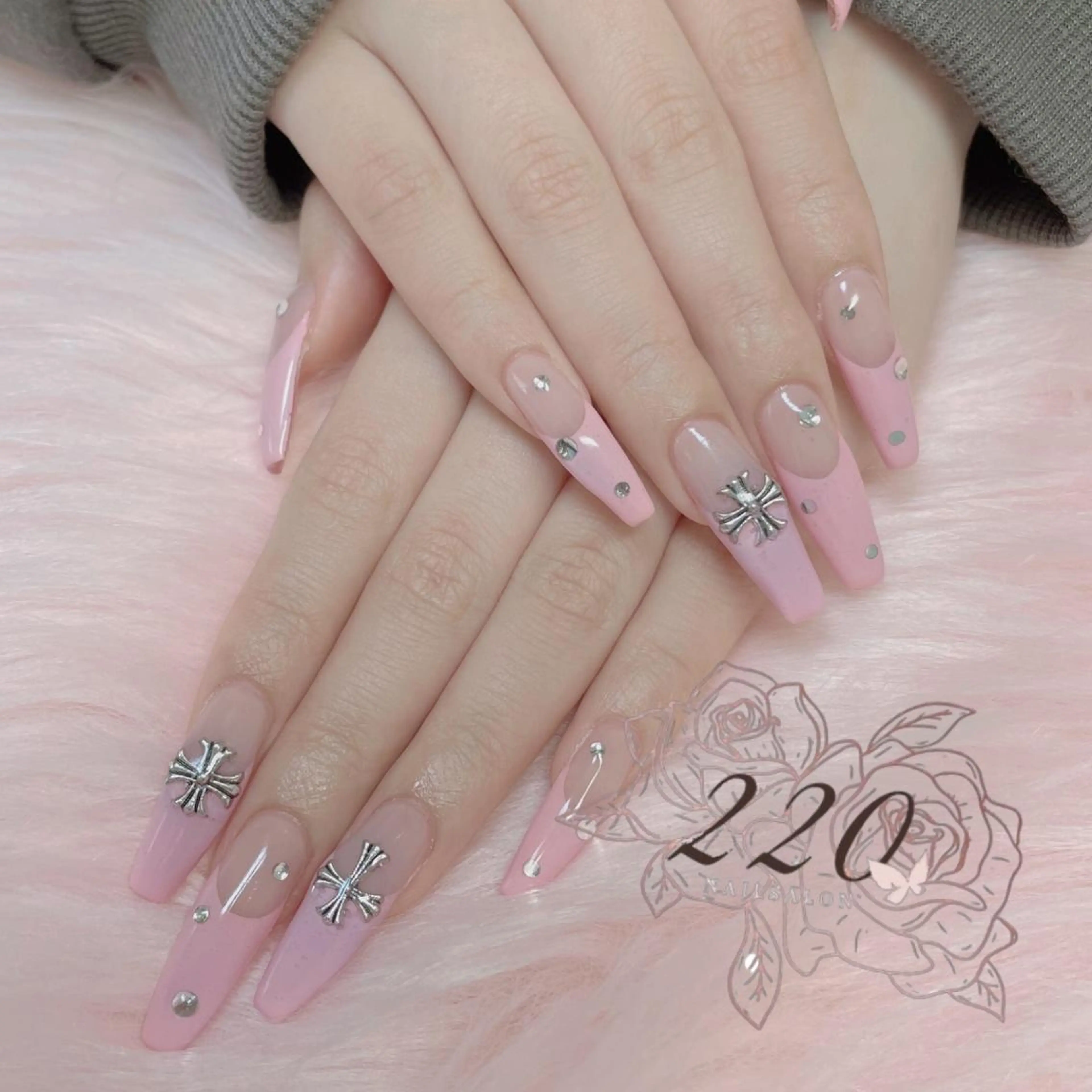 ロング nailsalon 220momokaのネイルデザイン