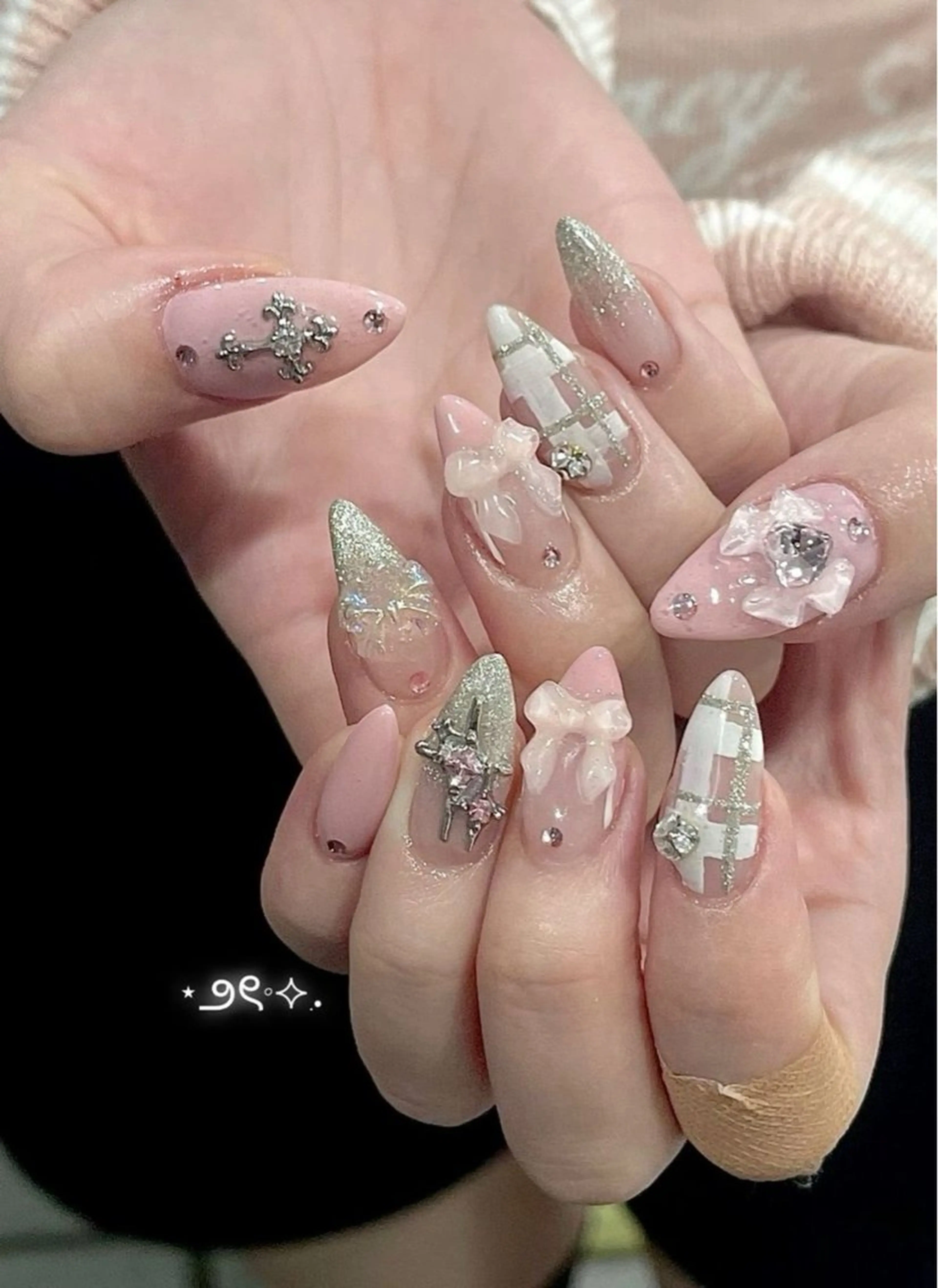 ネイル オーロラネイル チークネイル 長さ出し フットネイル フレンチネイル Lee Nails チップ長さだし専門店のネイルデザイン