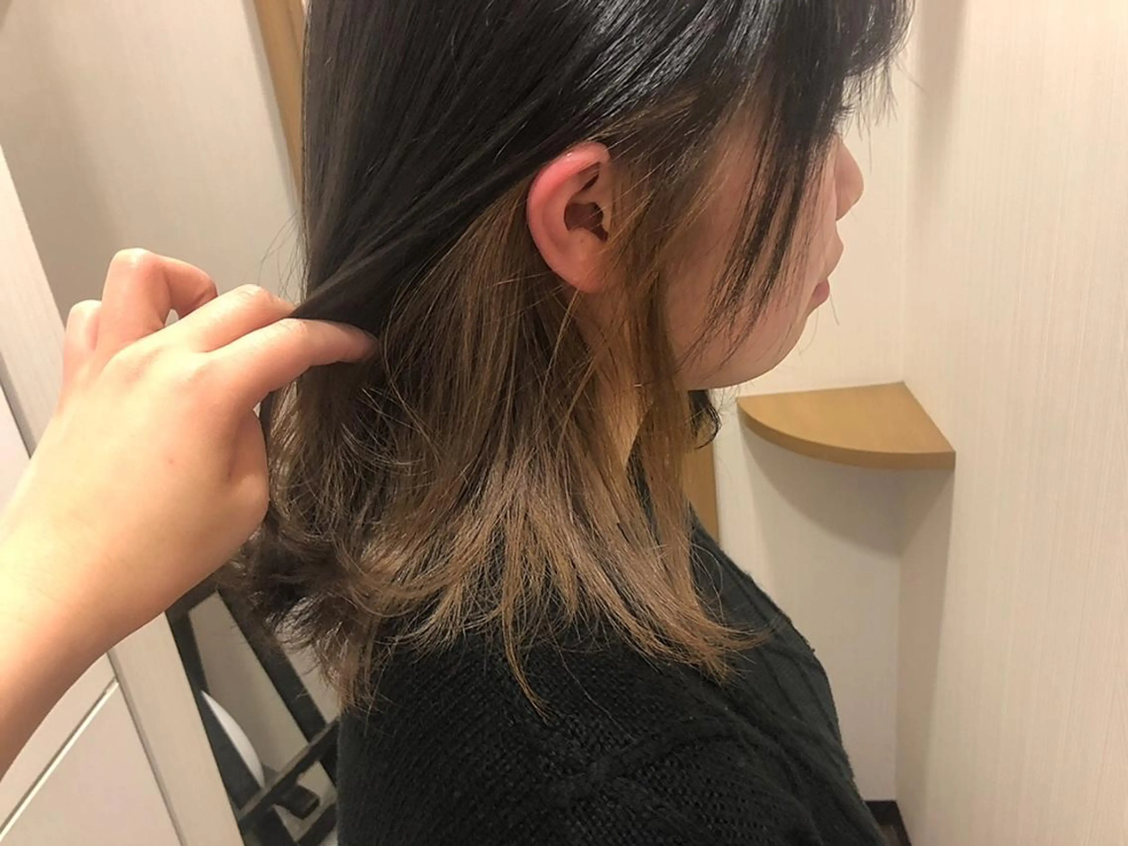 ミディアム カラー ベージュカラー インナーカラー ヘアカラー 新井 友菜のヘアスタイル