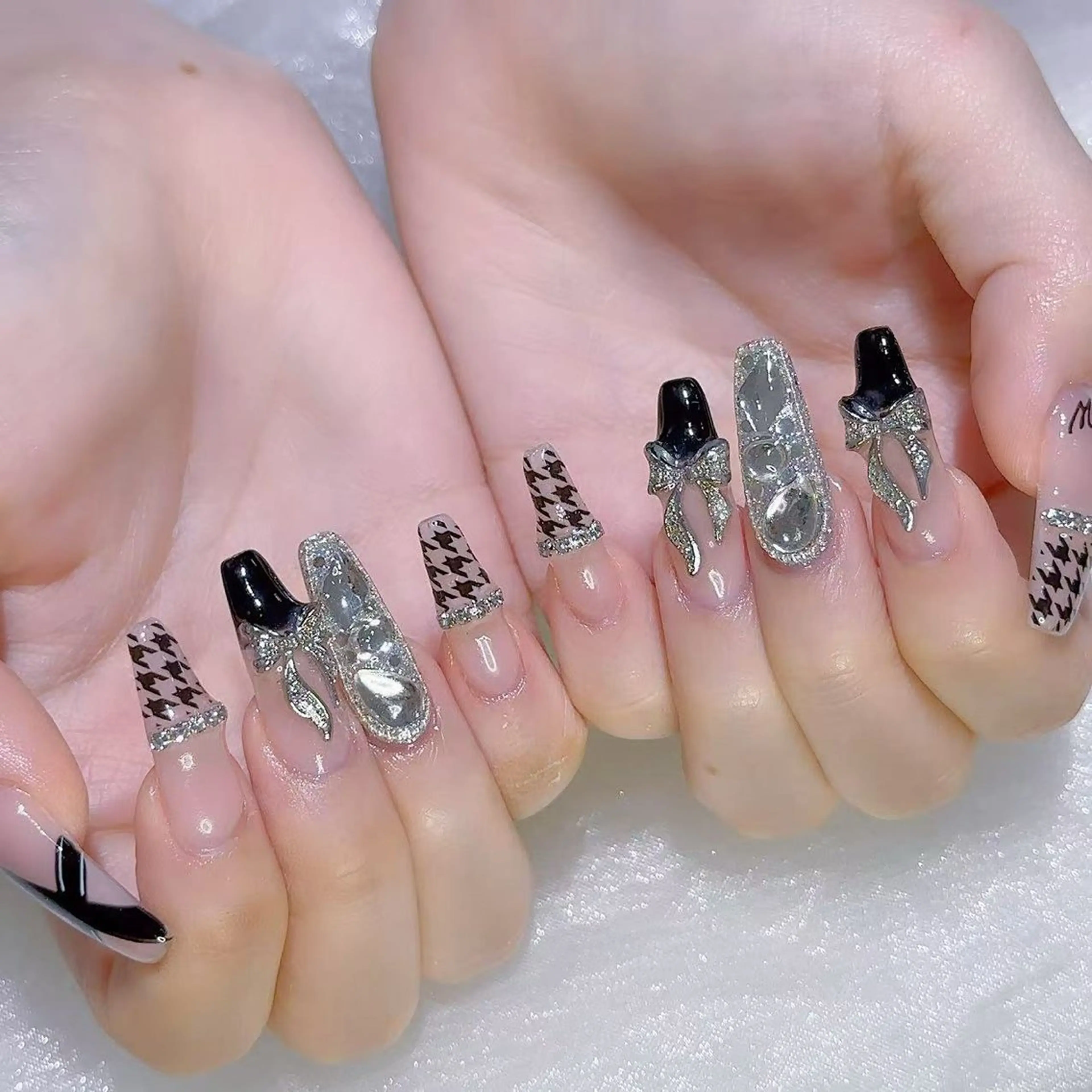 ネイル ハンドネイル Queens マオのネイルデザイン