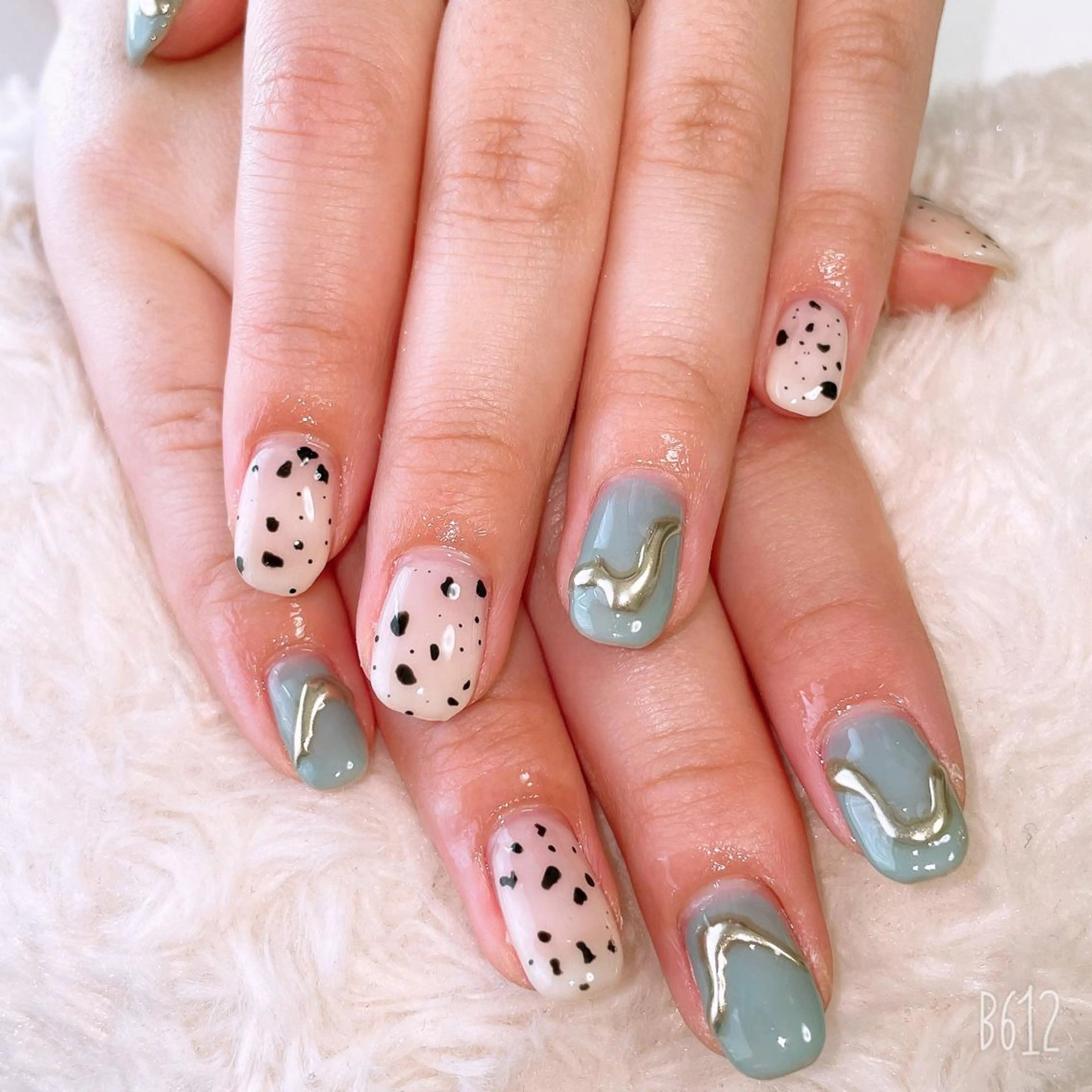 ネイル The Best Beauty受付担当のヘアスタイル