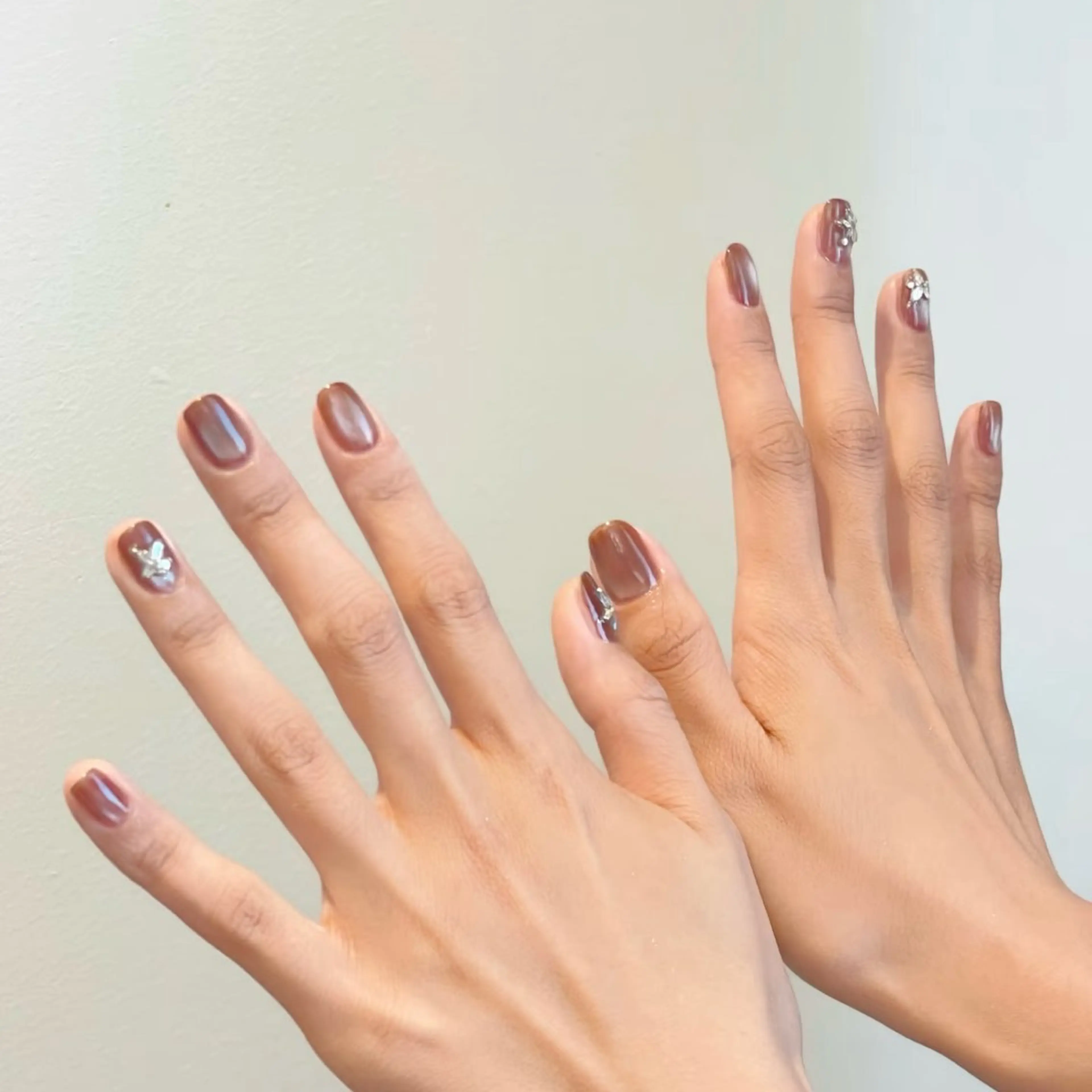 ネイル アートネイル マグネットネイル シンプルネイル Nail salon Amoureuse ネイルサロン アムルーズ所属・ネイリスト ミクのネイルデザイン