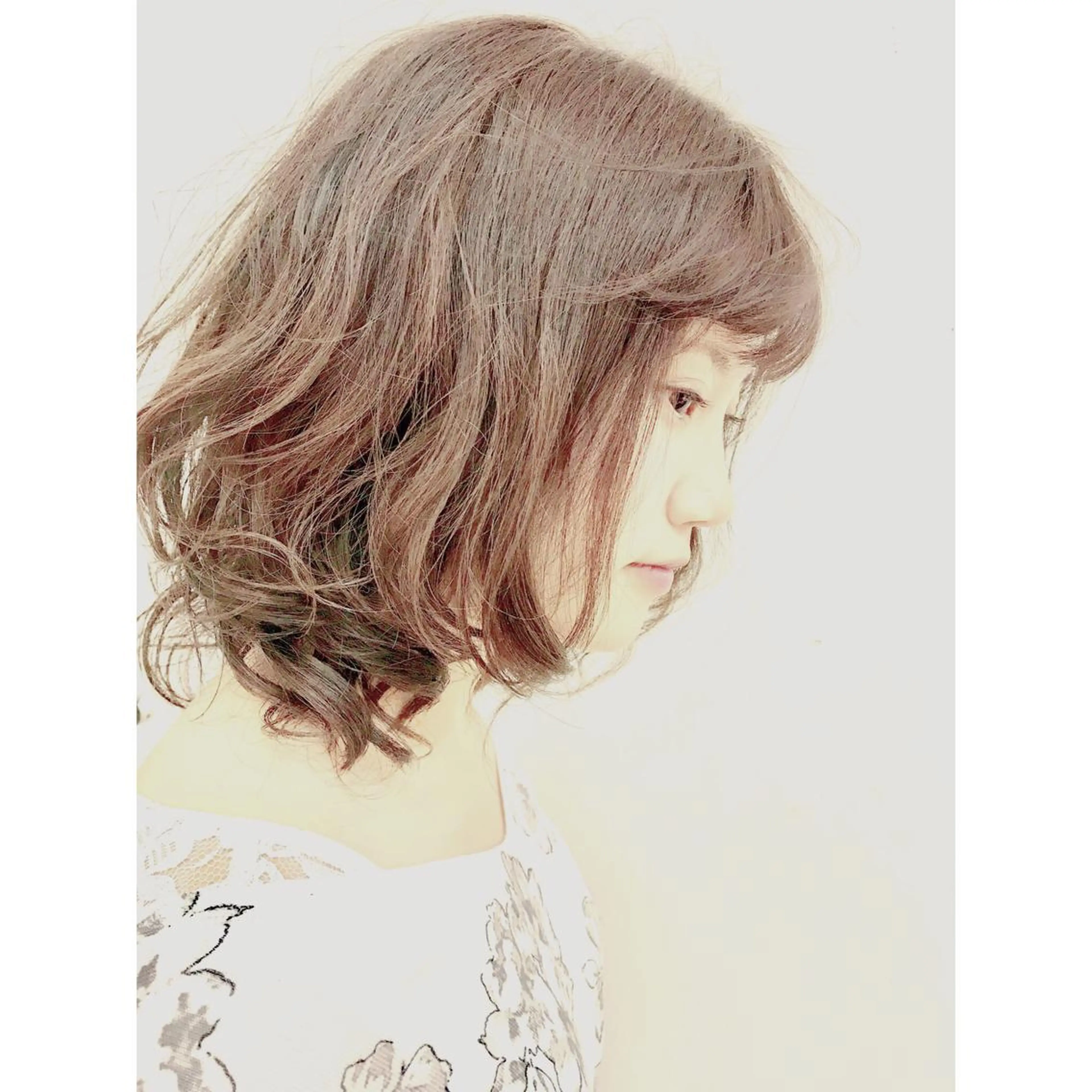 ミディアム カラー パーマ ミディアムパーマ デジタルパーマ 🌿大人かわいいヘア 🌿Ayahaのヘアスタイル