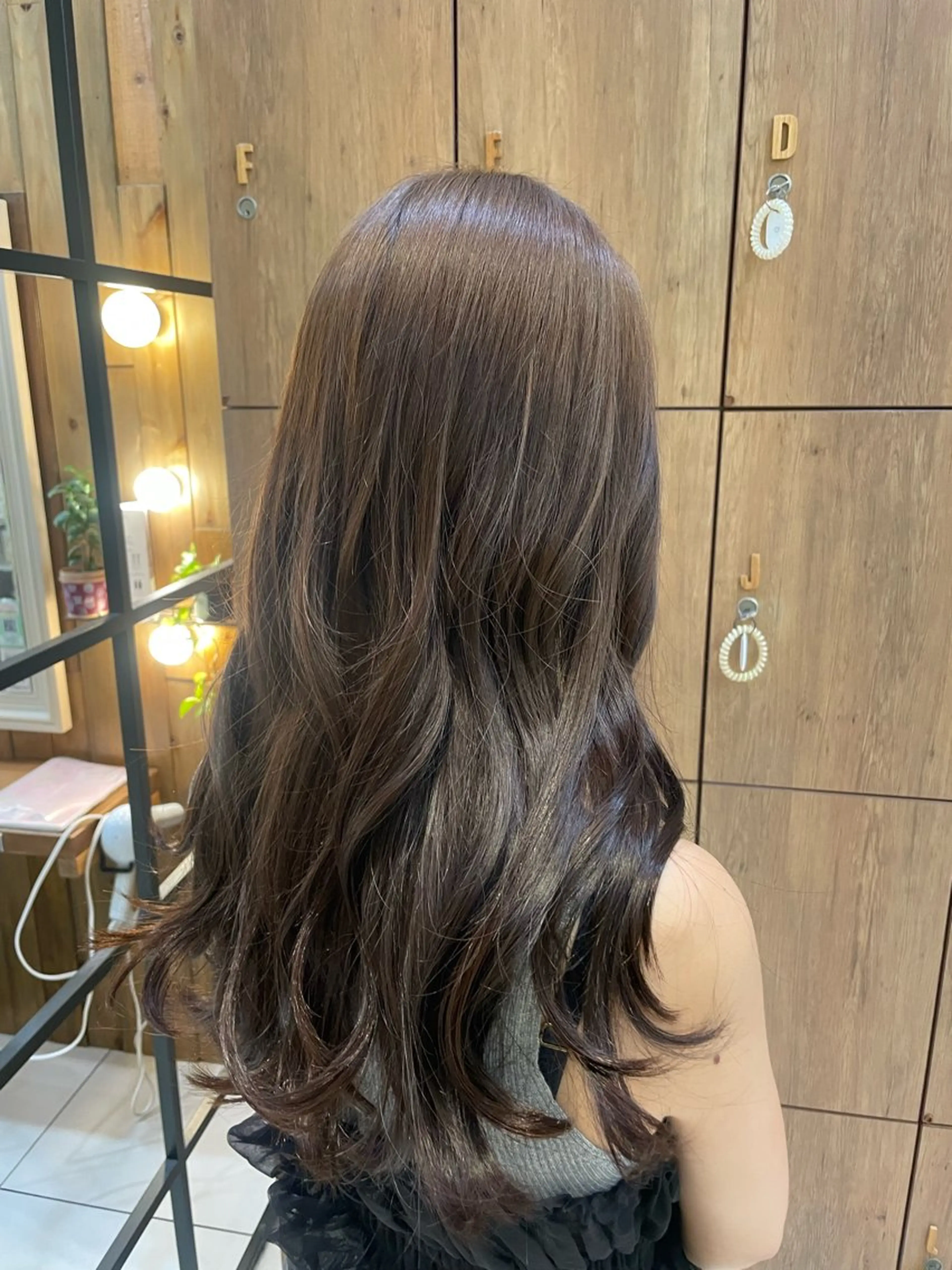 ロング 韓国カラー／エクステ 松戸梨杏のヘアスタイル