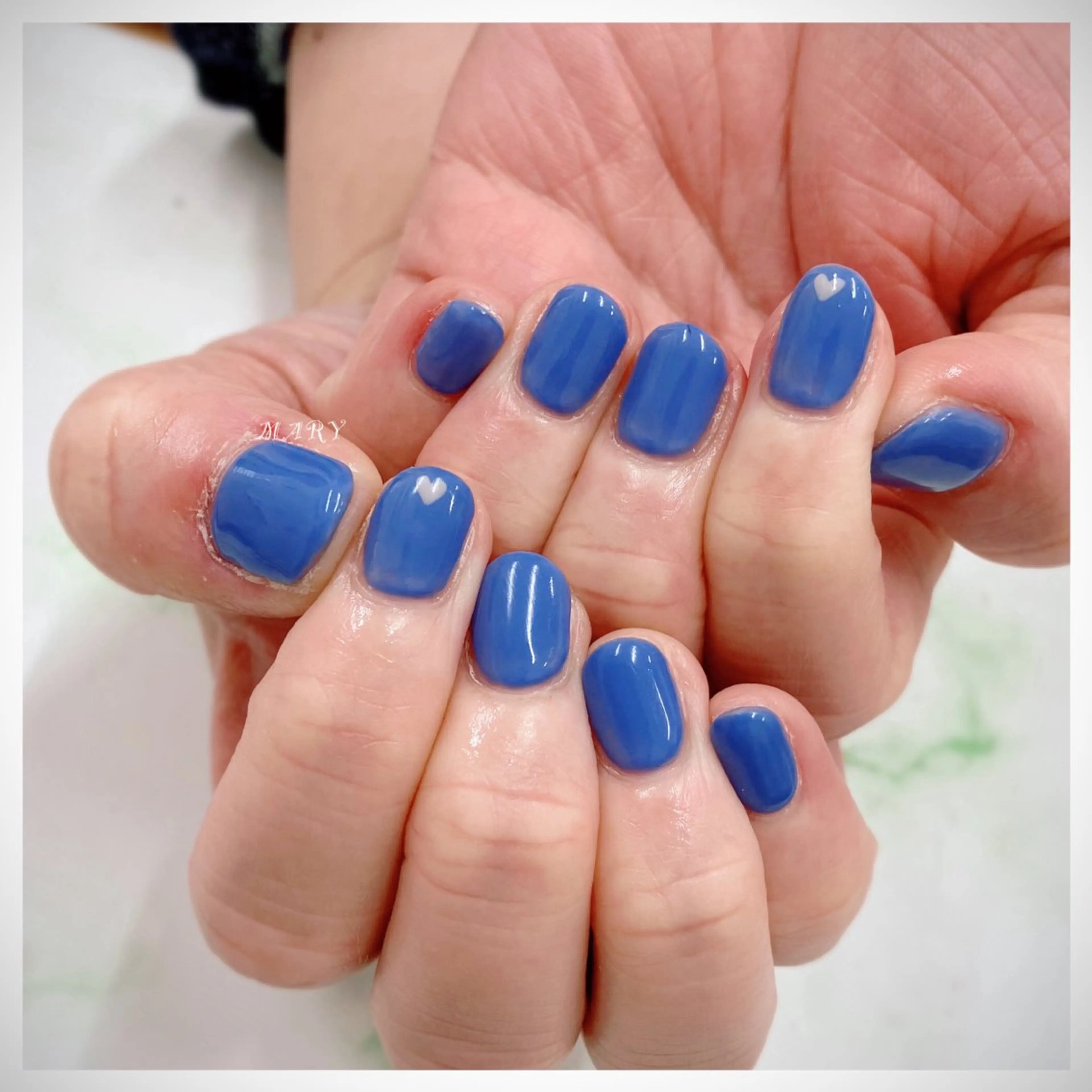 ネイル ブルー ハート ニュアンスネイル ワンカラーネイル シンプルネイル Mary nail所属・Mary nail .narumiのネイルデザイン