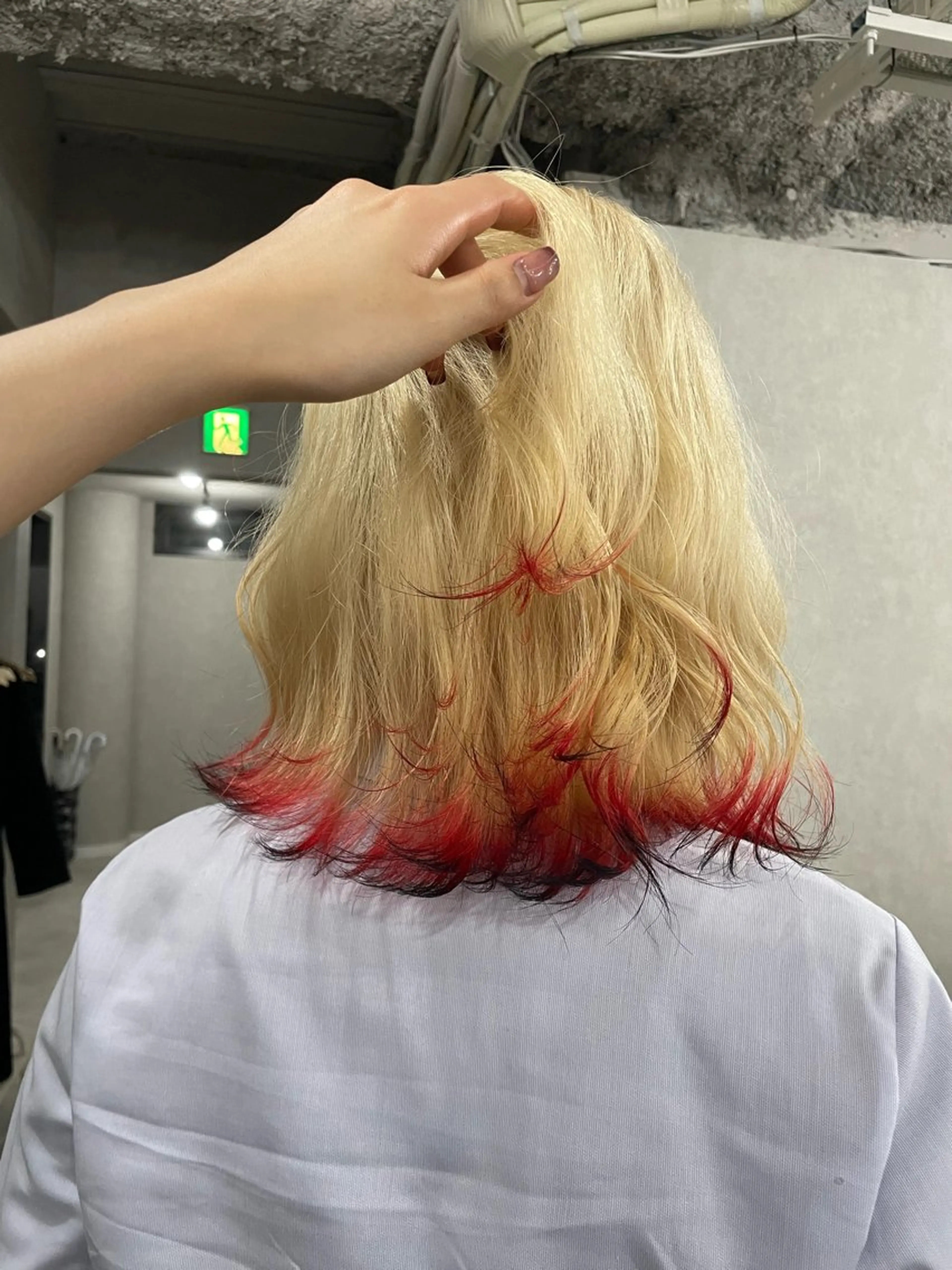 【人気NO4】ホワイトブリーチ+ハイトーンカラー+トリートメント/￥16500の写真