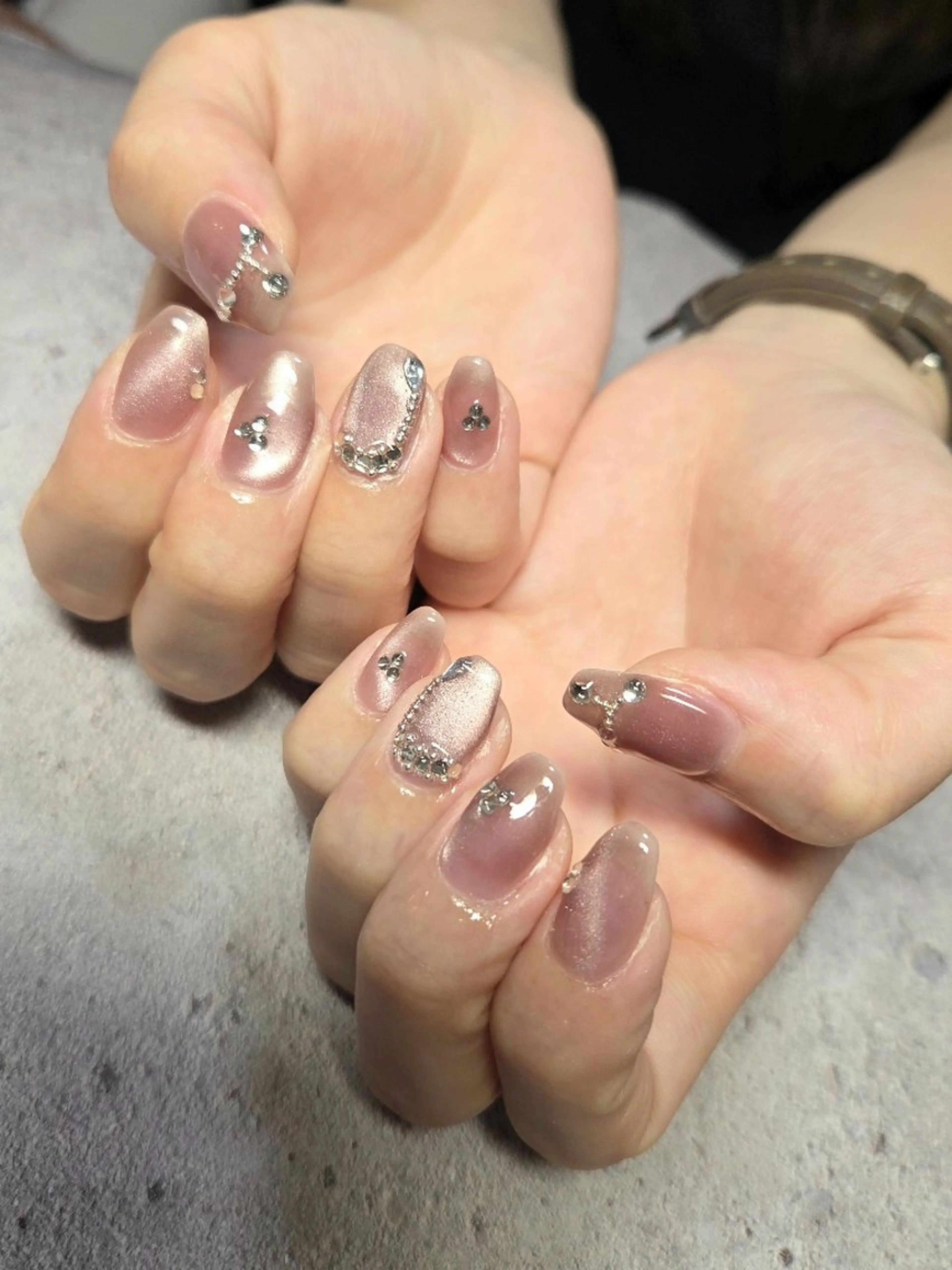 ネイル ジェルネイル マグネットネイル 持ち込み パラジェル 赤色 ハンドネイル flure de neige yukiのネイルデザイン