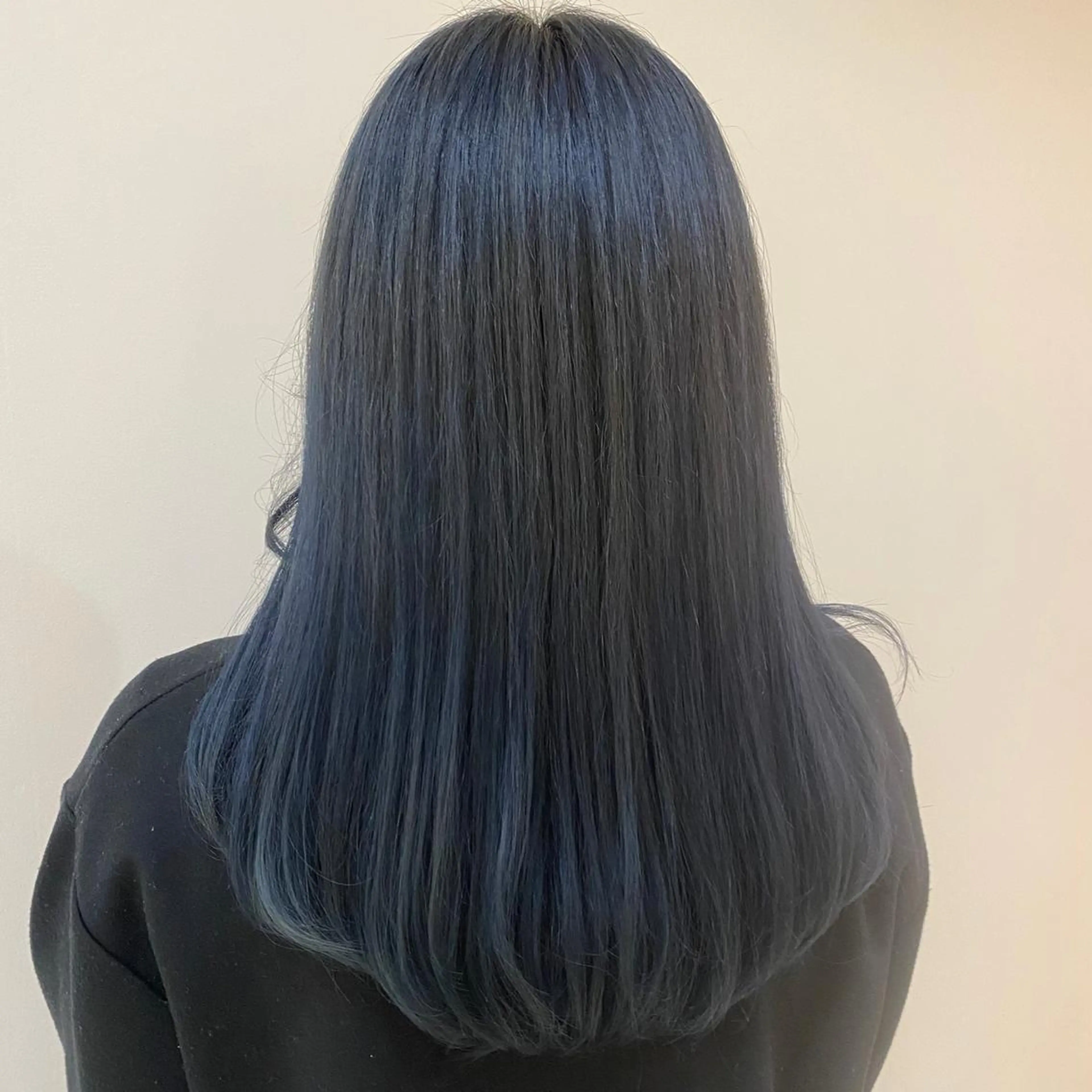 セミロング カラー ブルーカラー ブルージュ ヘアカラー トリートメント 💚 nao💚のヘアスタイル