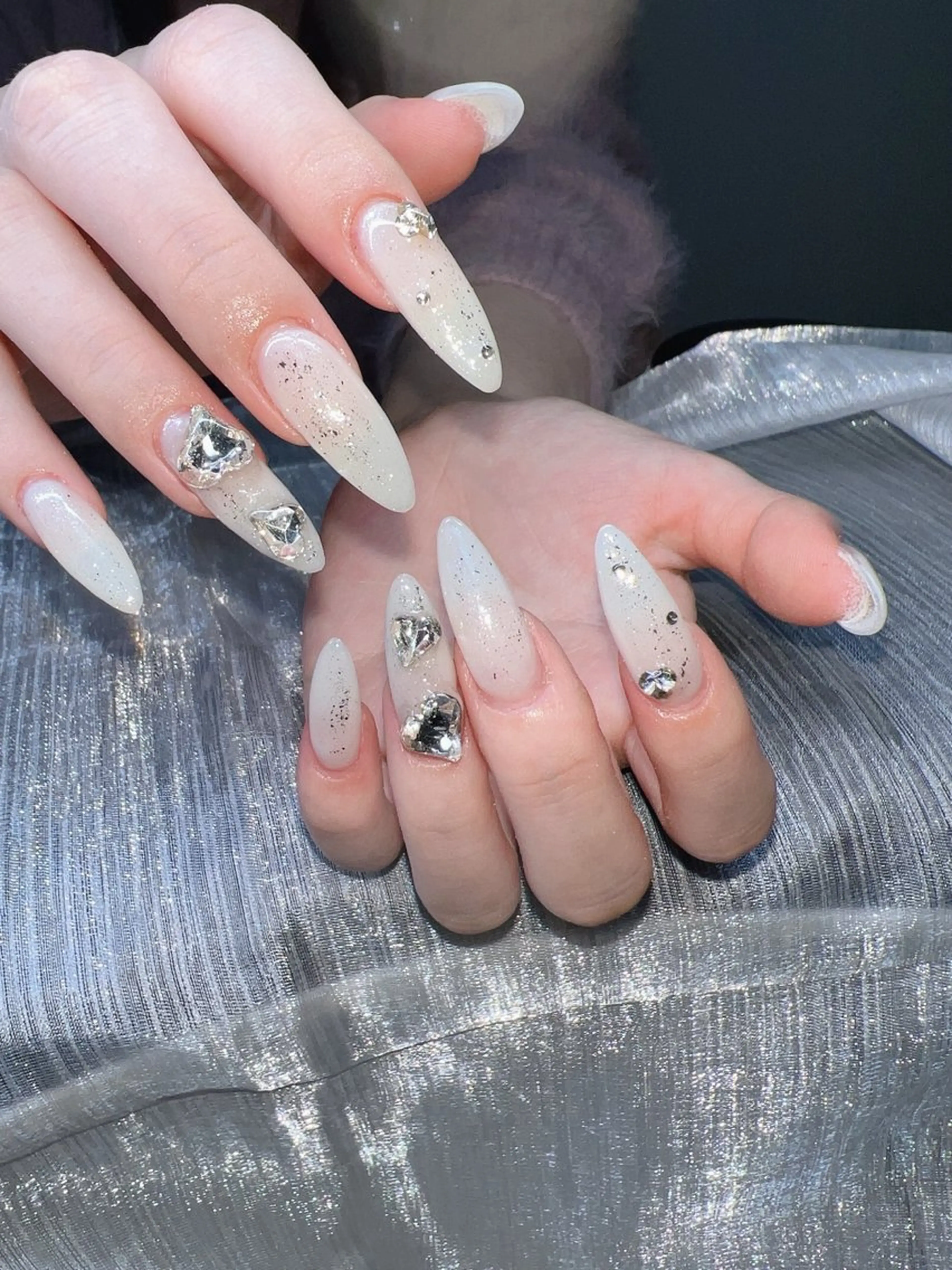 ネイル オーロラネイル チークネイル 長さ出し フットネイル フレンチネイル ハンドネイル Lee Nailsのネイルデザイン