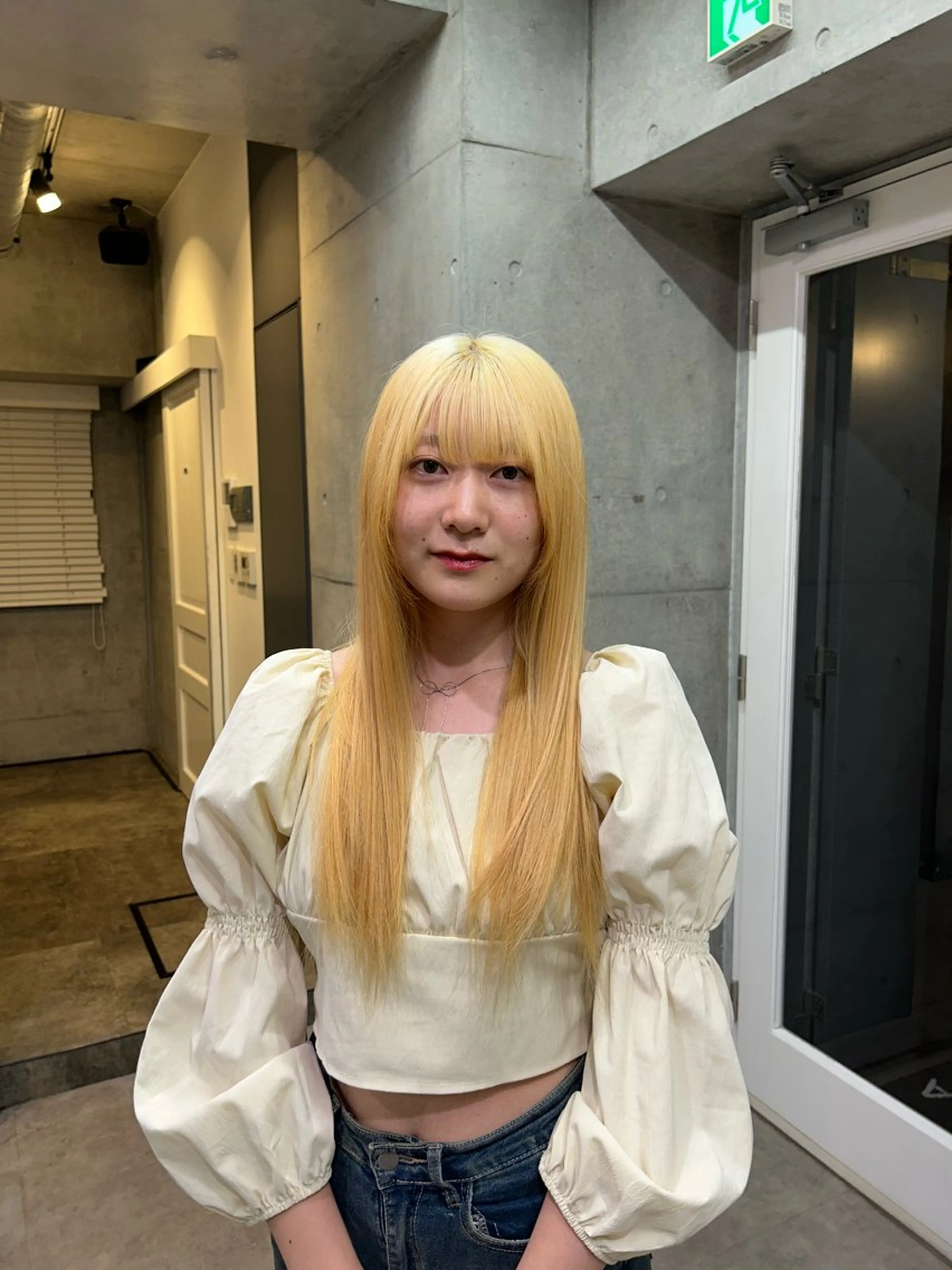 ロング カラー ブリーチ 抜きっぱなしブロンド ブロンド ケアブリーチ デザインカラー ヘアカラー レイヤー/ブロンド 透明感カラー/ヒロトのヘアスタイル