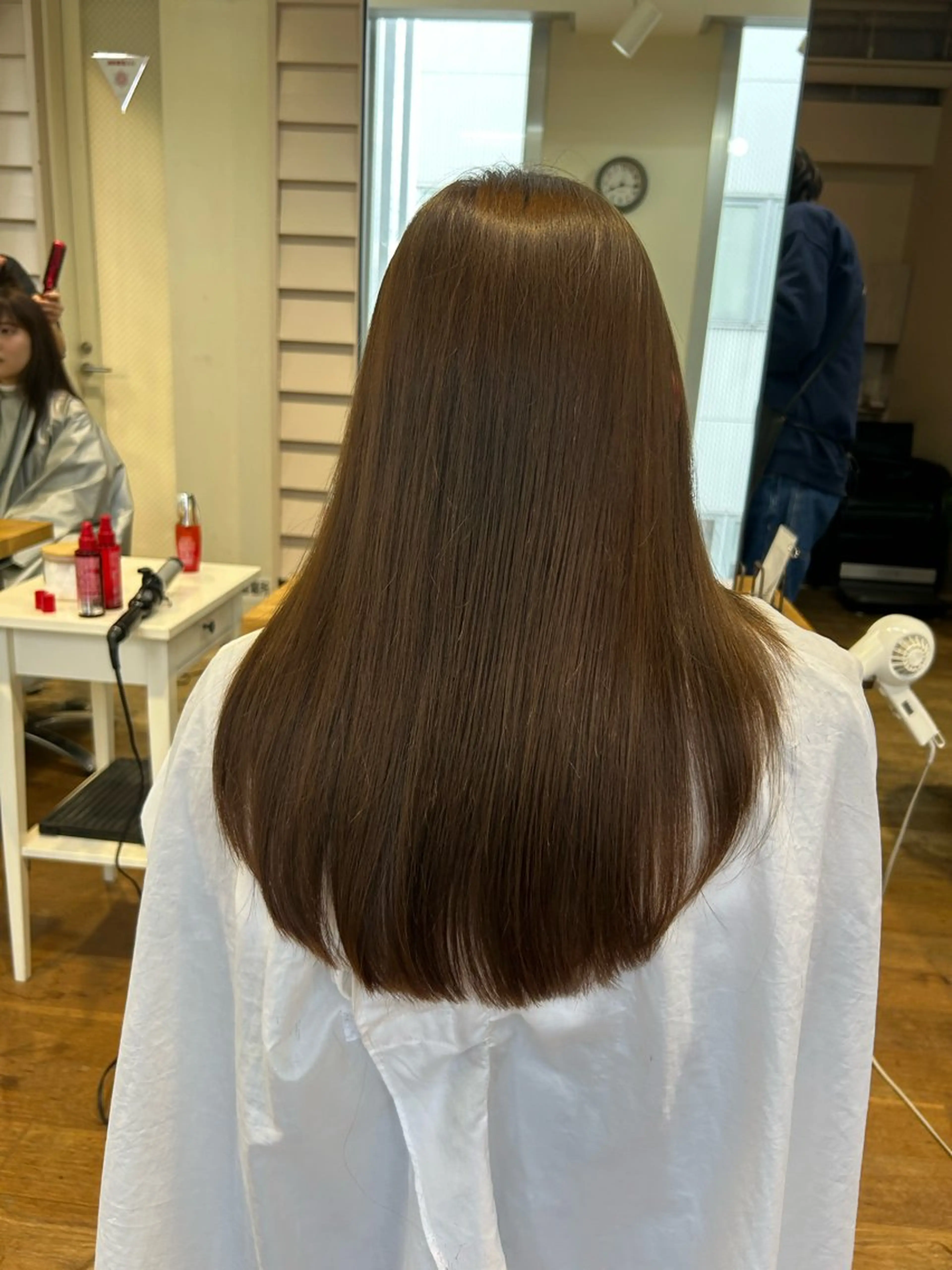 セミロング カラー アッシュ ベージュカラー 、 、のヘアスタイル