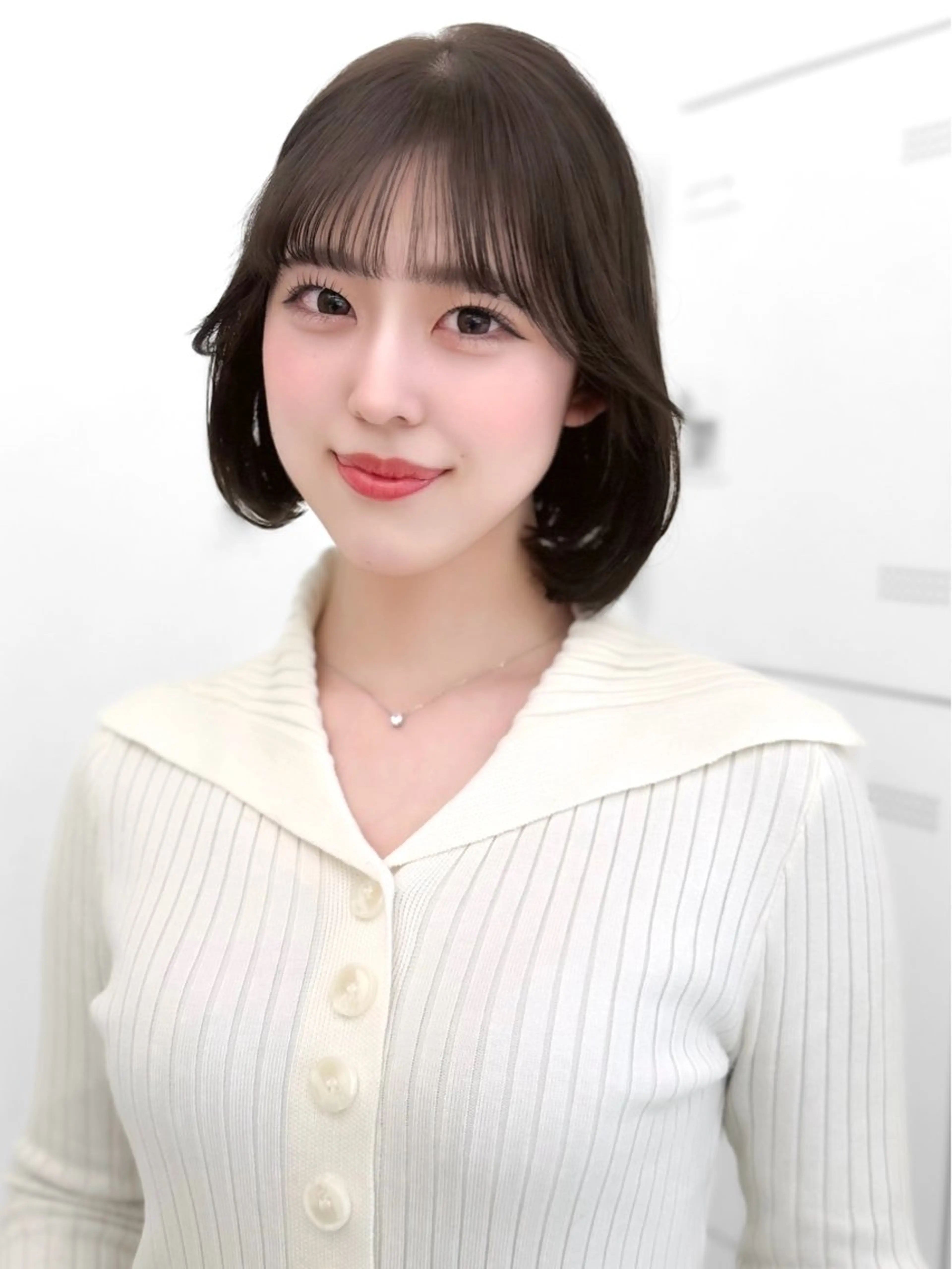 ミディアム カラー ヘアアレンジ カット ヘアカラー トリートメント ヘッドスパ ヘアセット 縮毛矯正ボブ🤍 韓国ヘア/ひかりのヘアスタイル