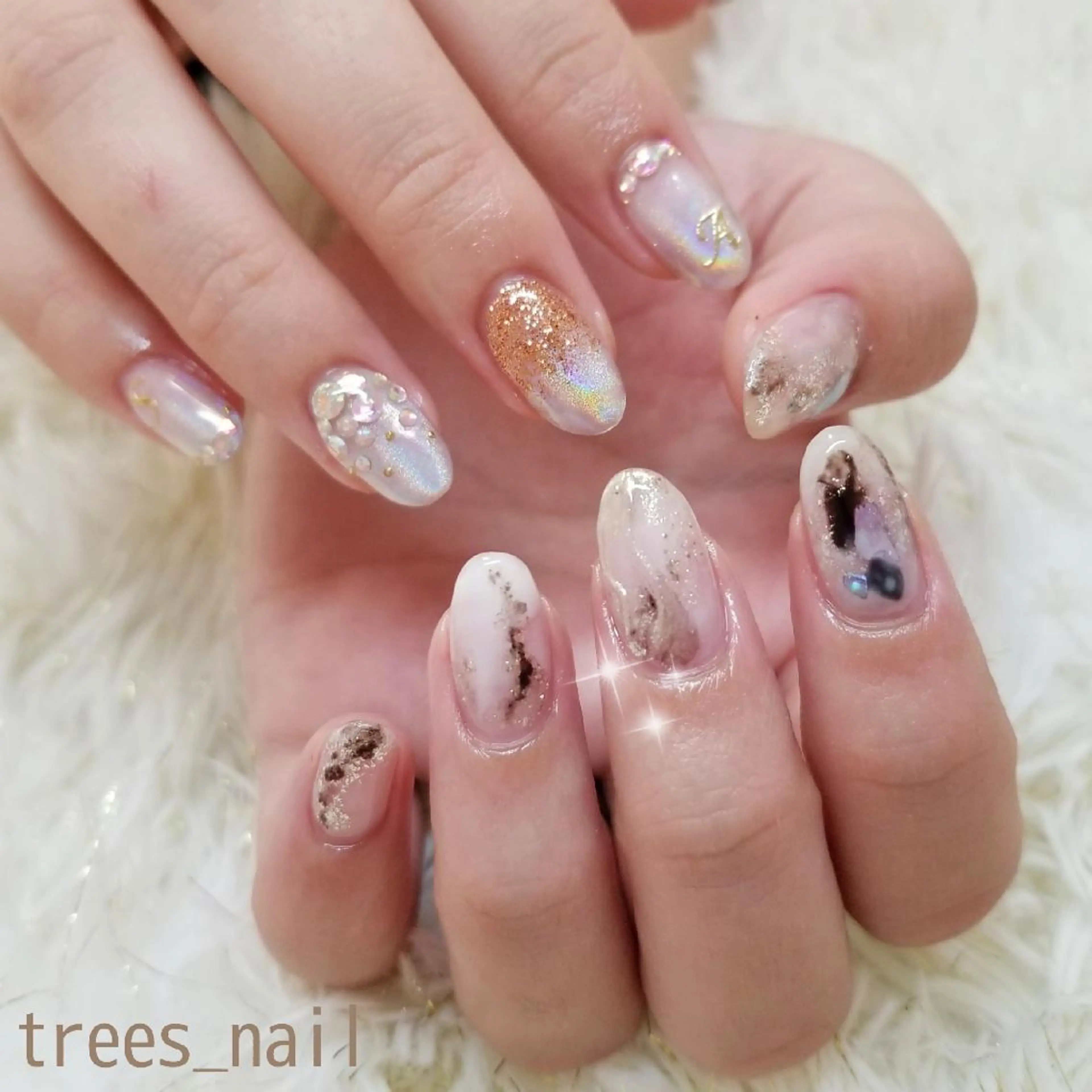 ネイル ジェルネイル ラメ(グリッター) ミラーネイル ニュアンスネイル パラジェル ハンドネイル フットネイル trees_ nailのネイルデザイン