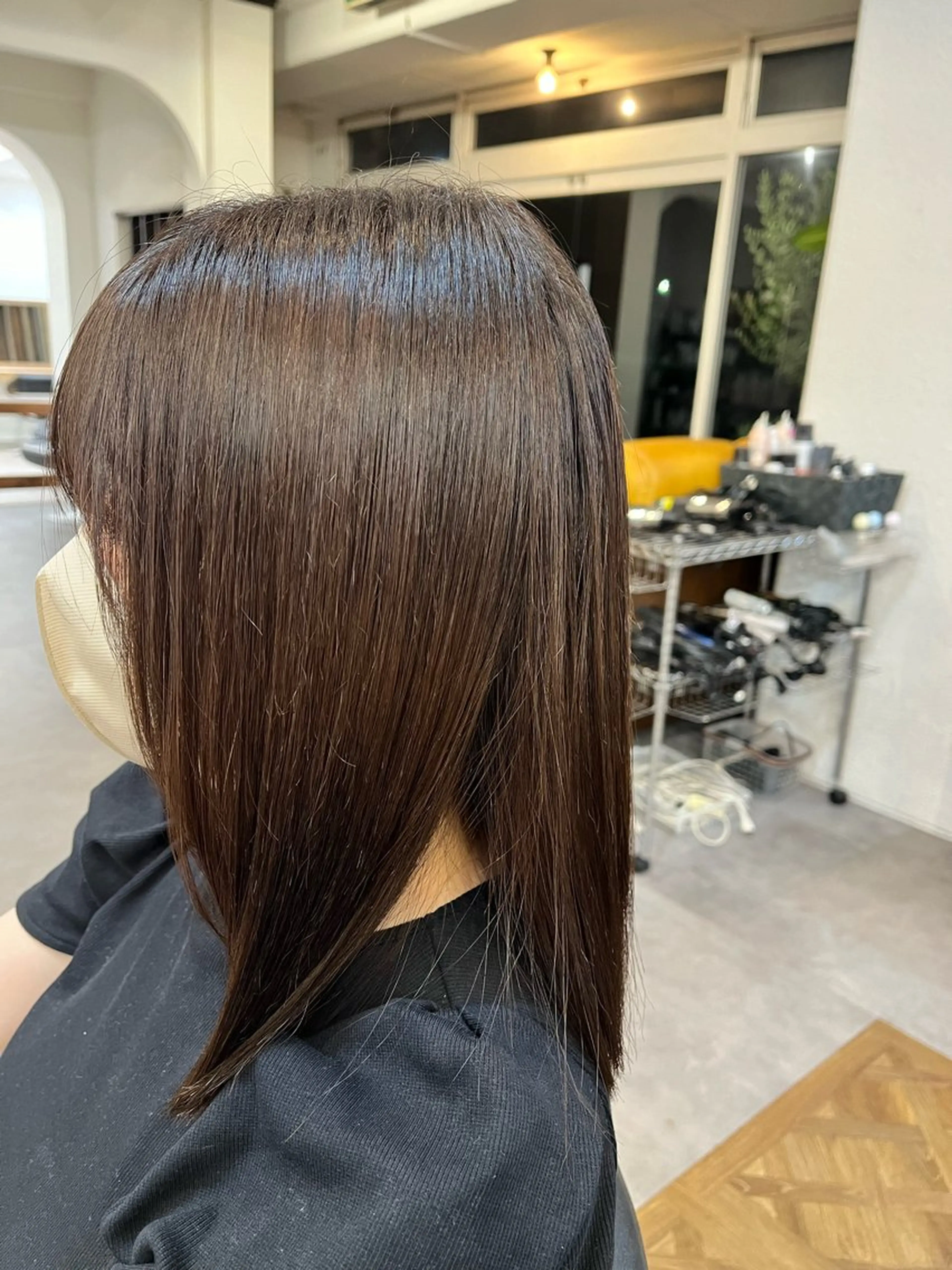 ミディアム カラー 黒川 綾音のヘアスタイル
