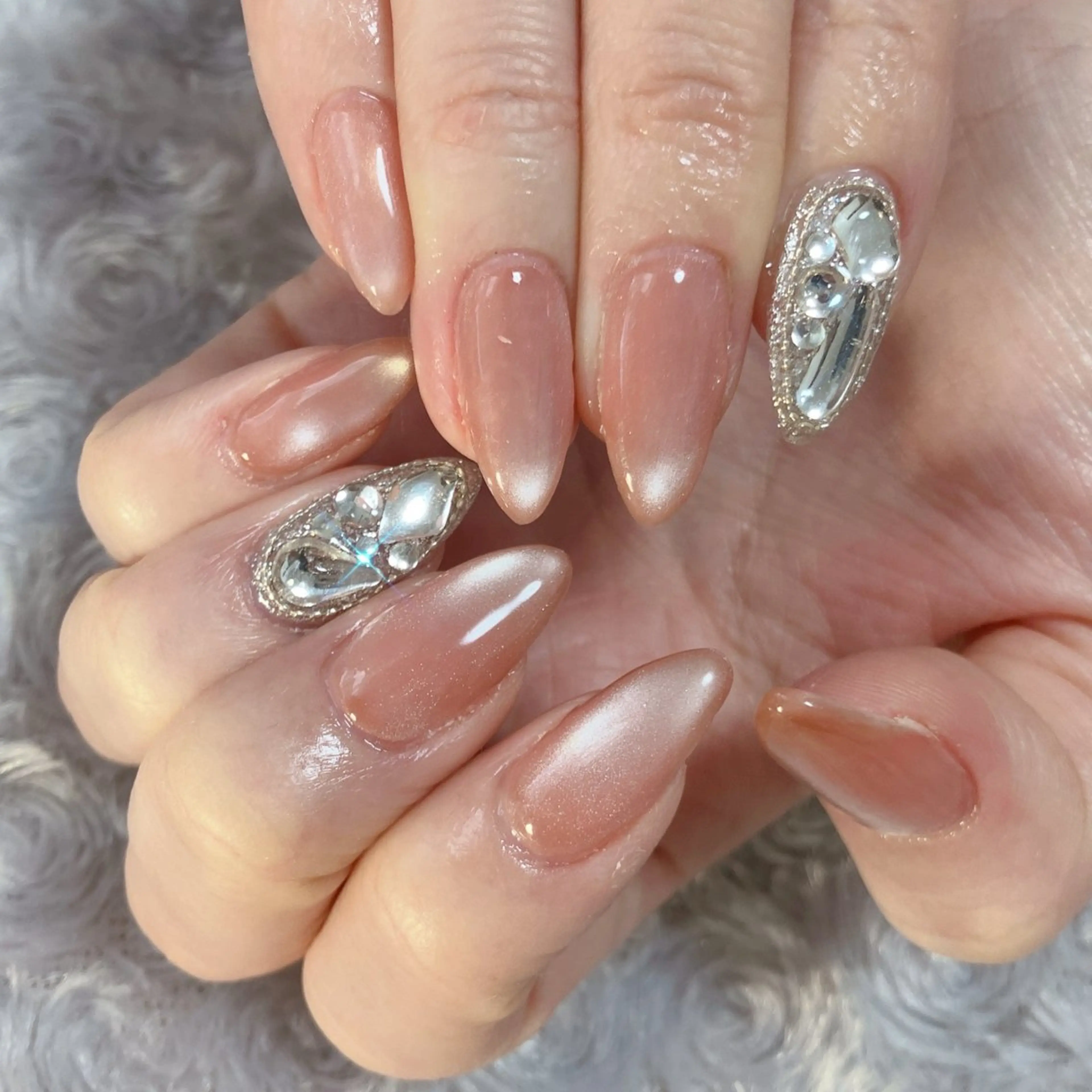 ネイル ゴージャス キラキラネイル マグネットネイル ハンドネイル 自宅ネイルサロン クロバーネイルのネイルデザイン