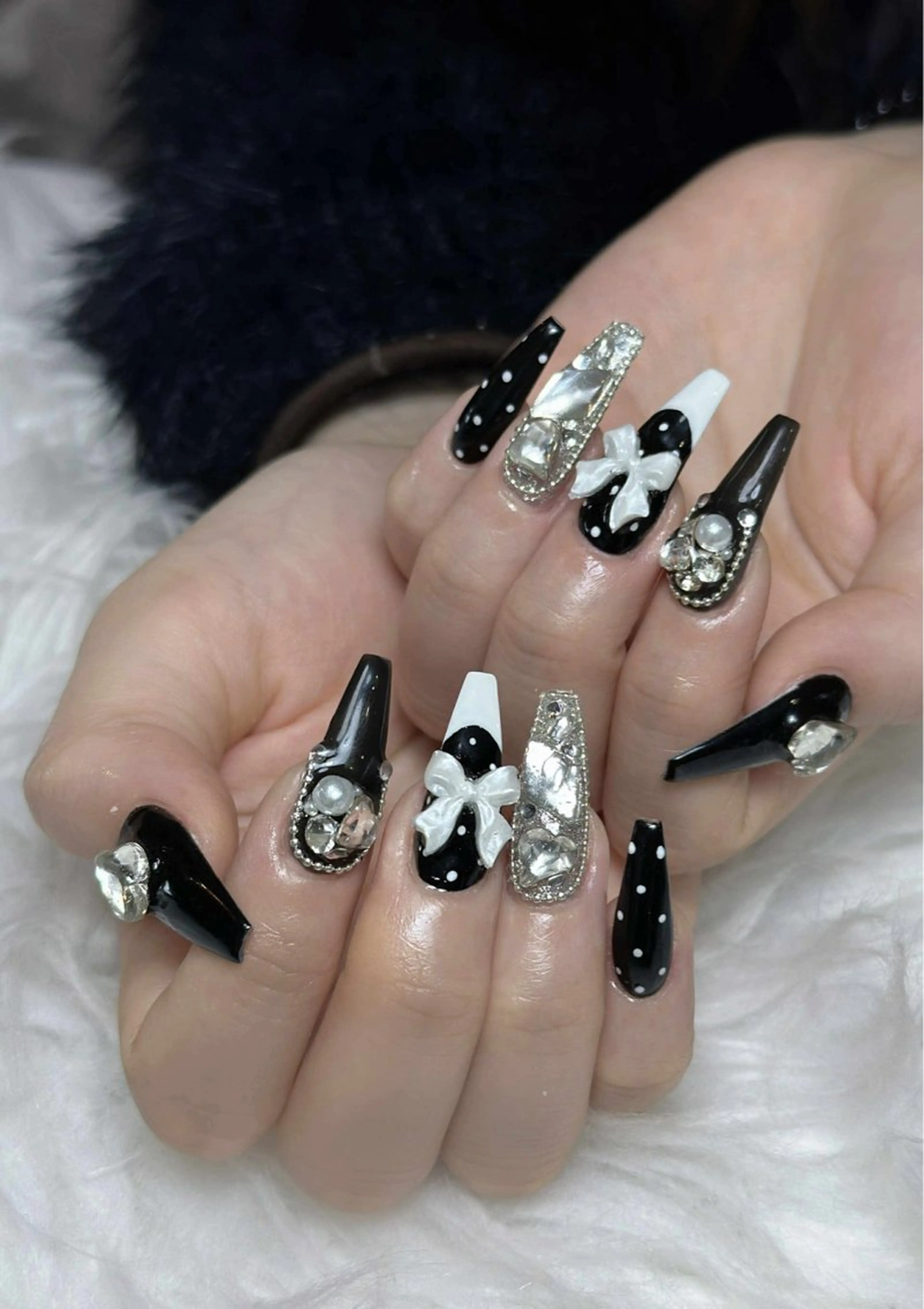 ネイル オーロラネイル ボルドー ブラウン 氷ネイル・うるうるネイル キラキラネイル ハンドネイル Julli NailStudioのネイルデザイン