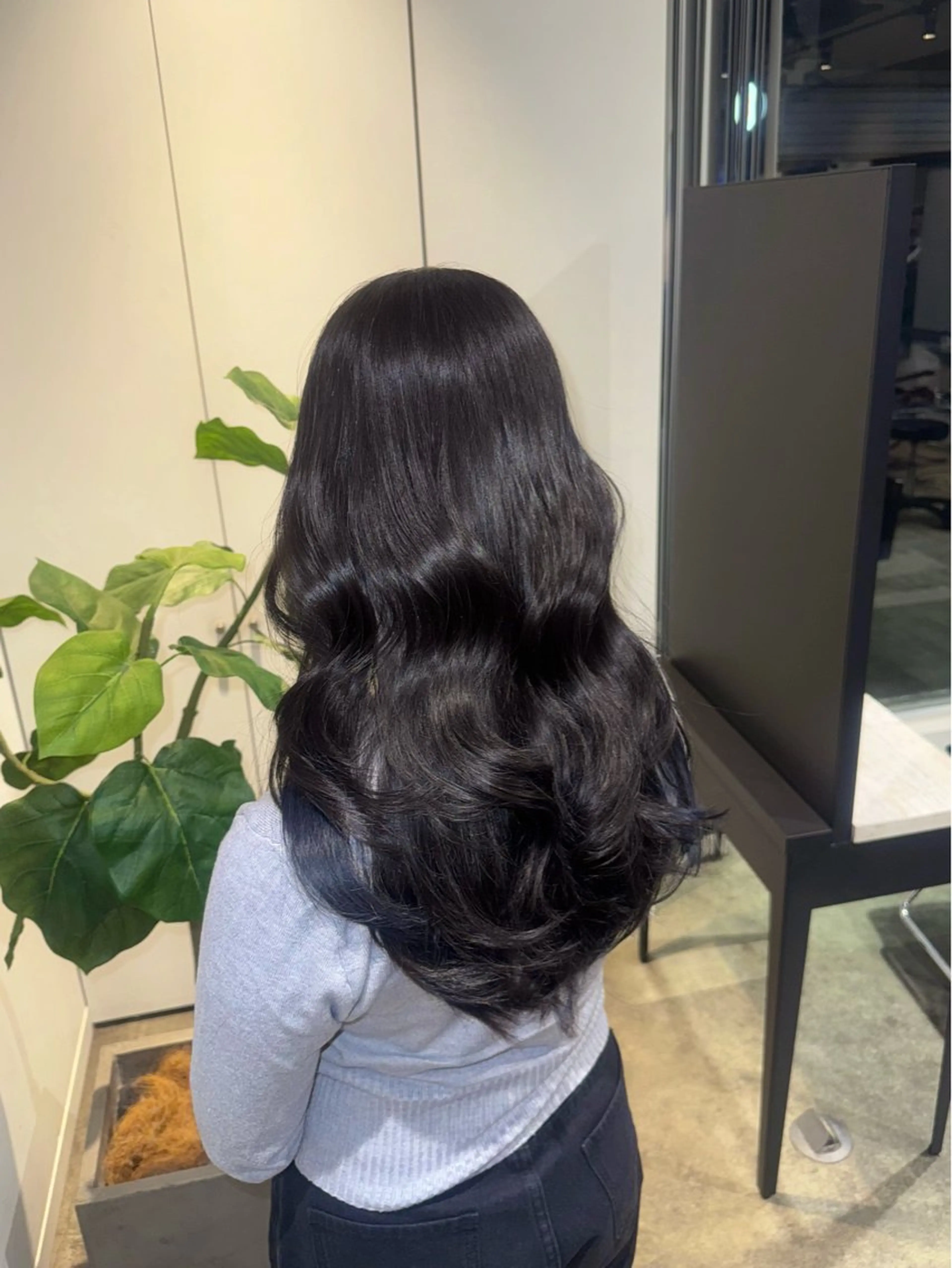 ロング カラー SALOWIN 原宿 IL Salice所属・MIMI🌻໋᳝݊ 個性派カラー⑅ ⸝꙳のヘアスタイル