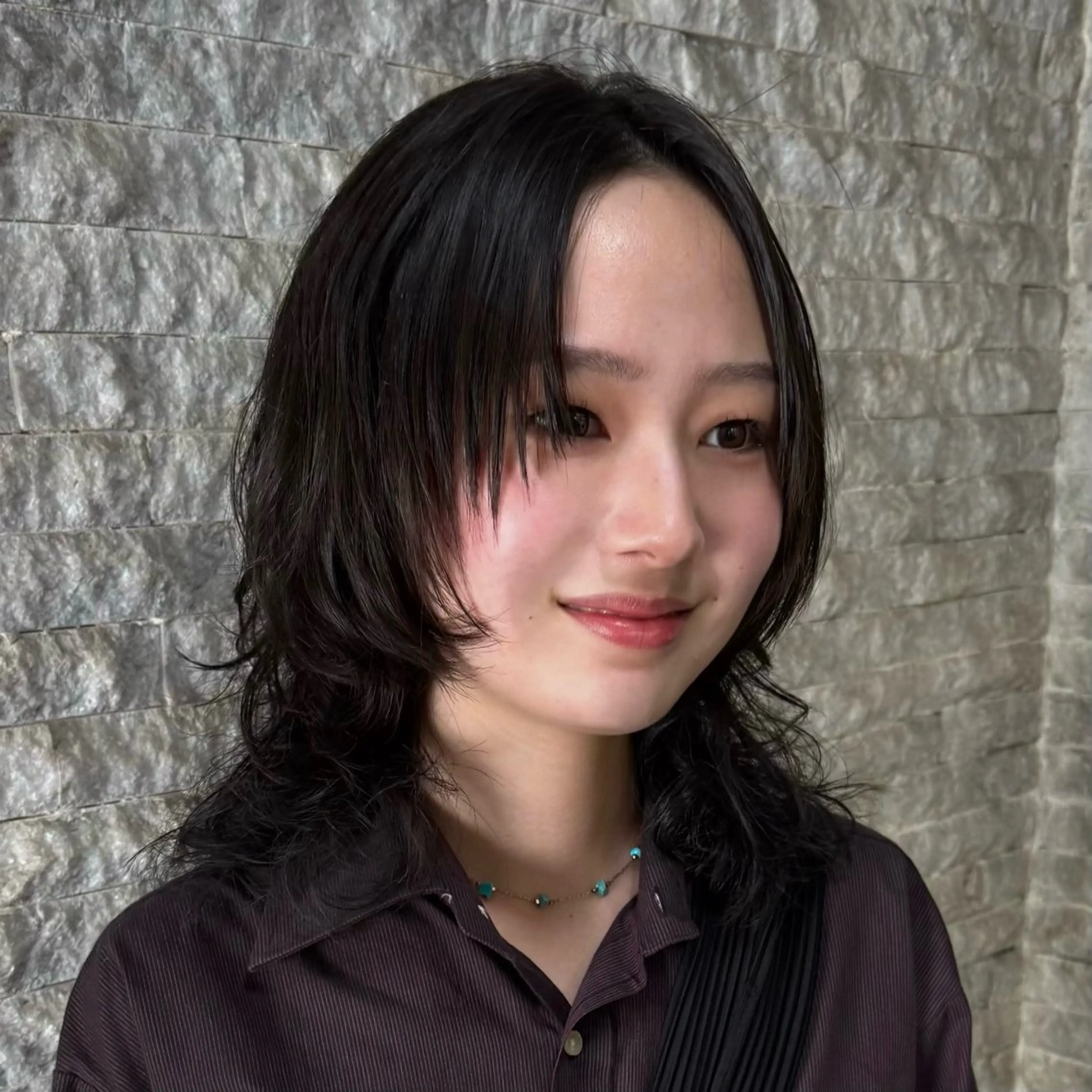 ミディアム カット 縮毛矯正 INORI|レイヤー |ハッシュカットのヘアスタイル