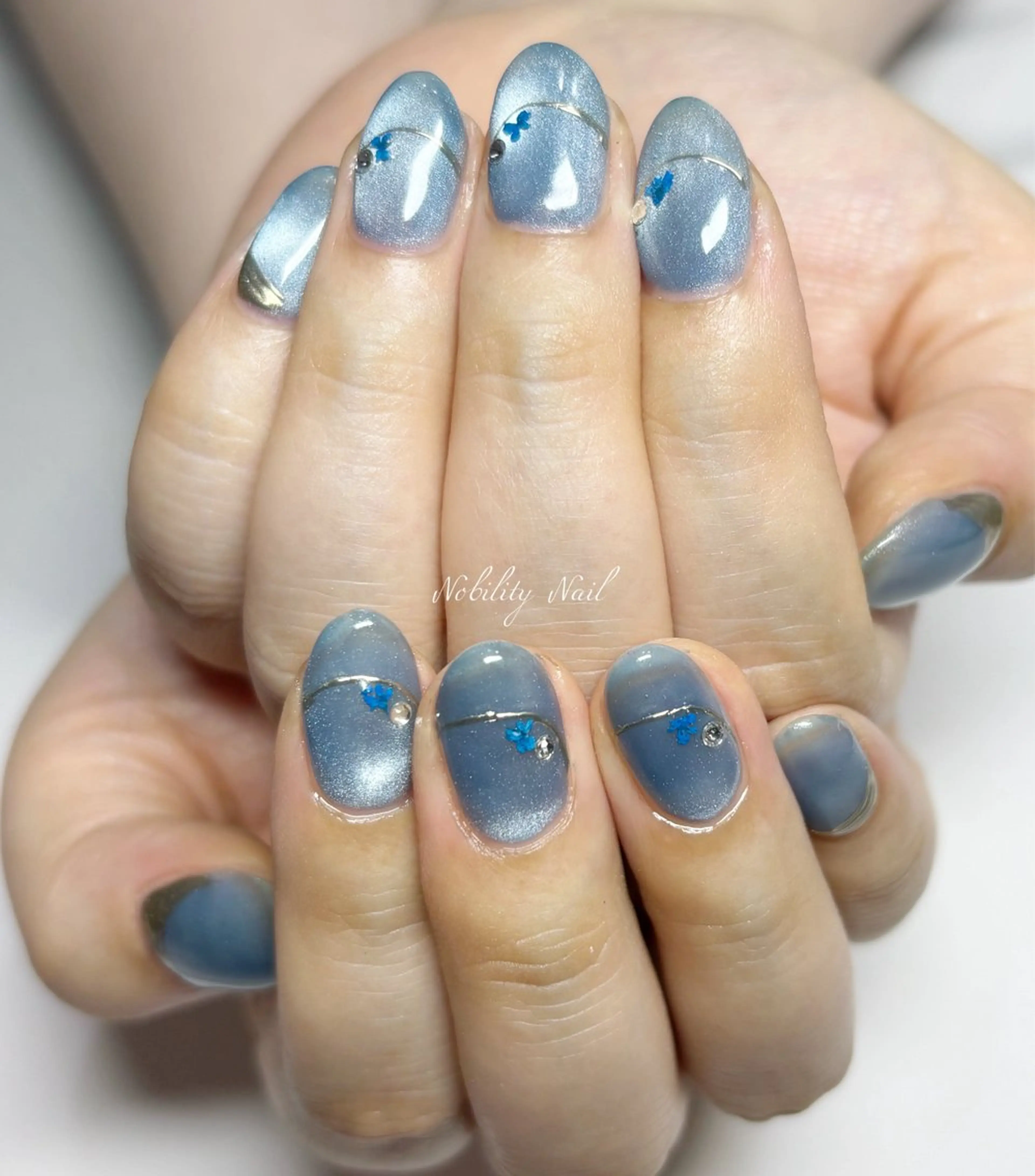 ネイル ブルー マグネットネイル シンプルネイル ネイルサロンNobilityNail所属・風口 麻由子のネイルデザイン