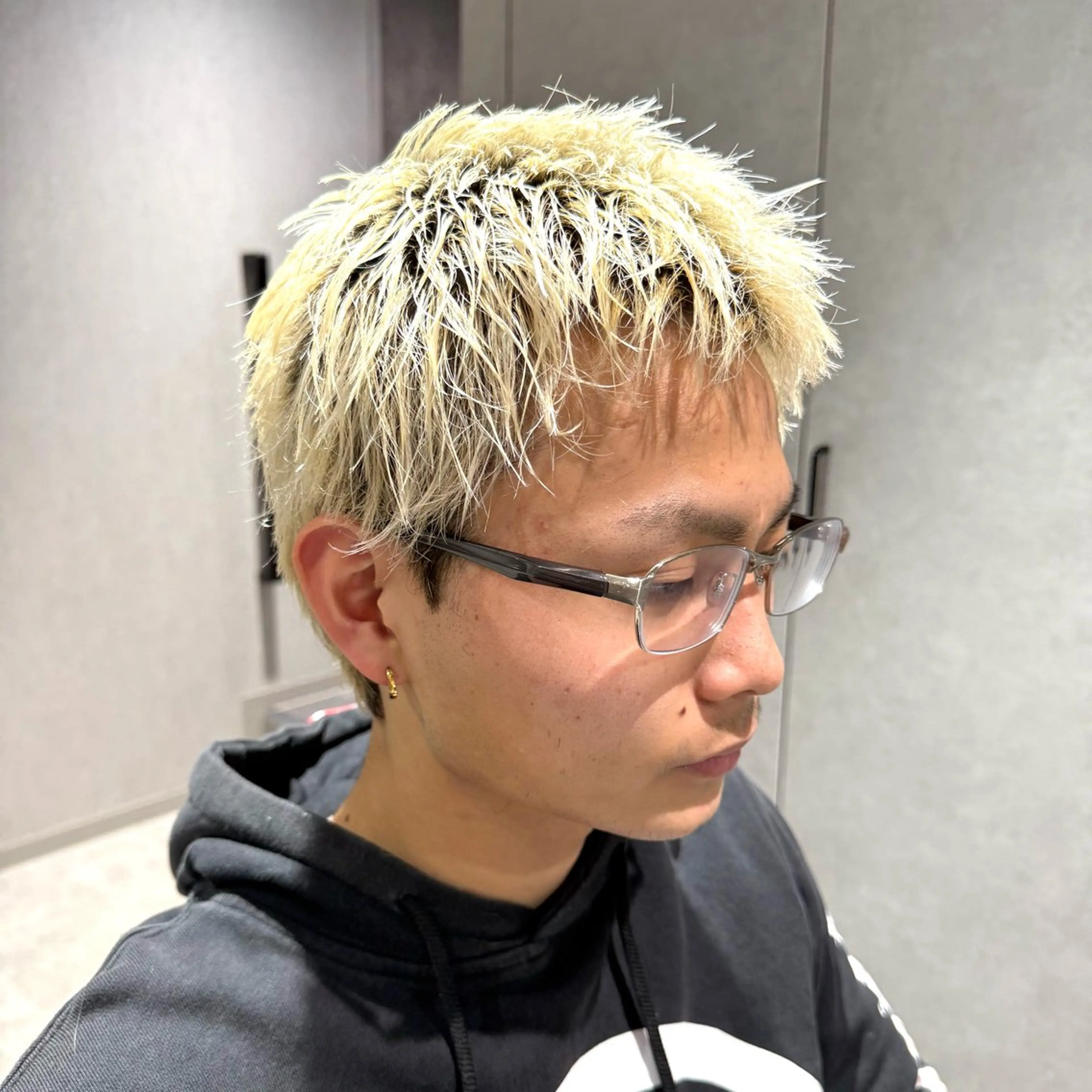 ショート カラー メンズ メンズブリーチ スパイキーショート ブリーチ ショートヘア カット ヘアカラー メンズパーマ職人 パーマ🔥ritaのヘアスタイル