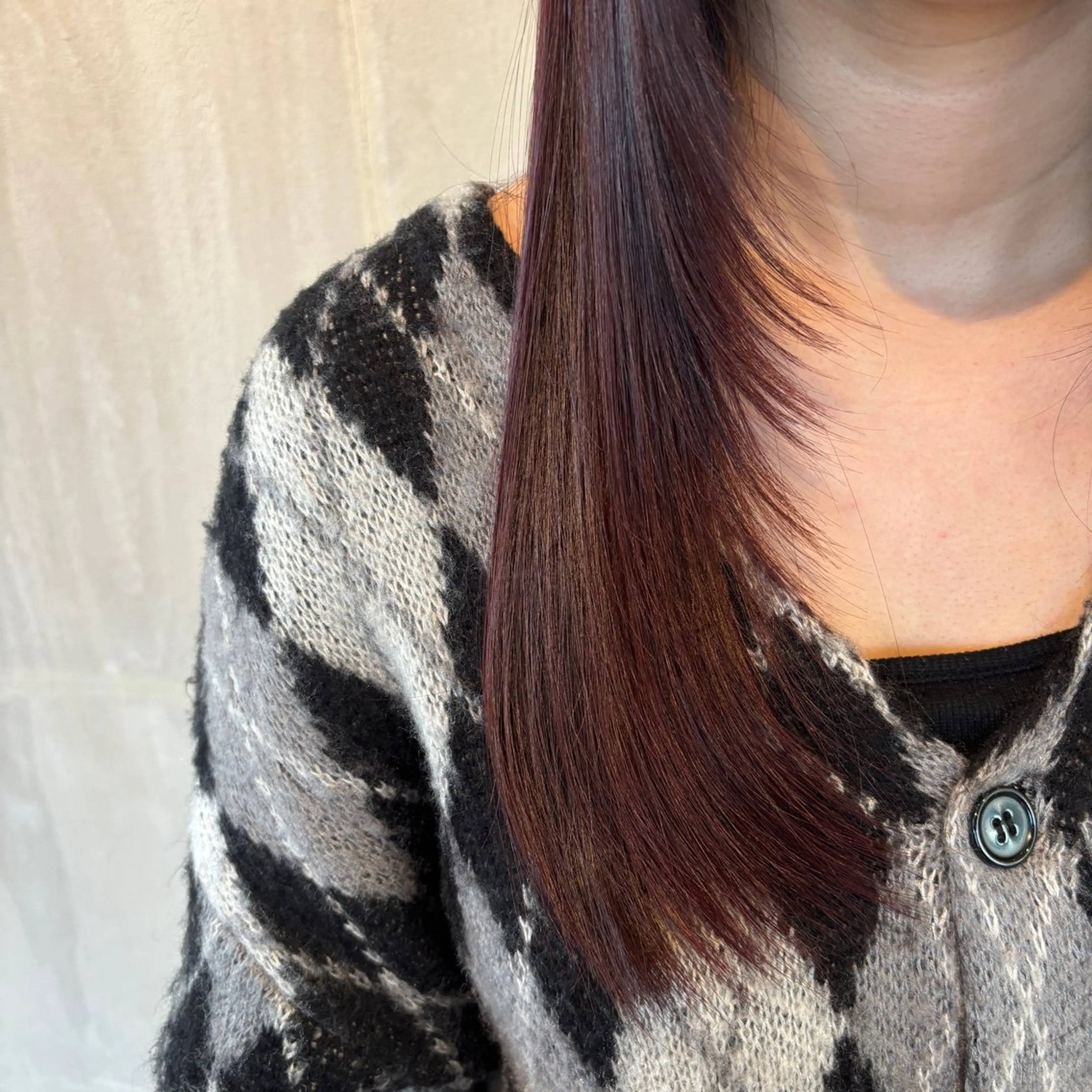 ロング カラー ボルドーカラー レイヤーカット ヘアカラー 小木曽 里華のヘアスタイル