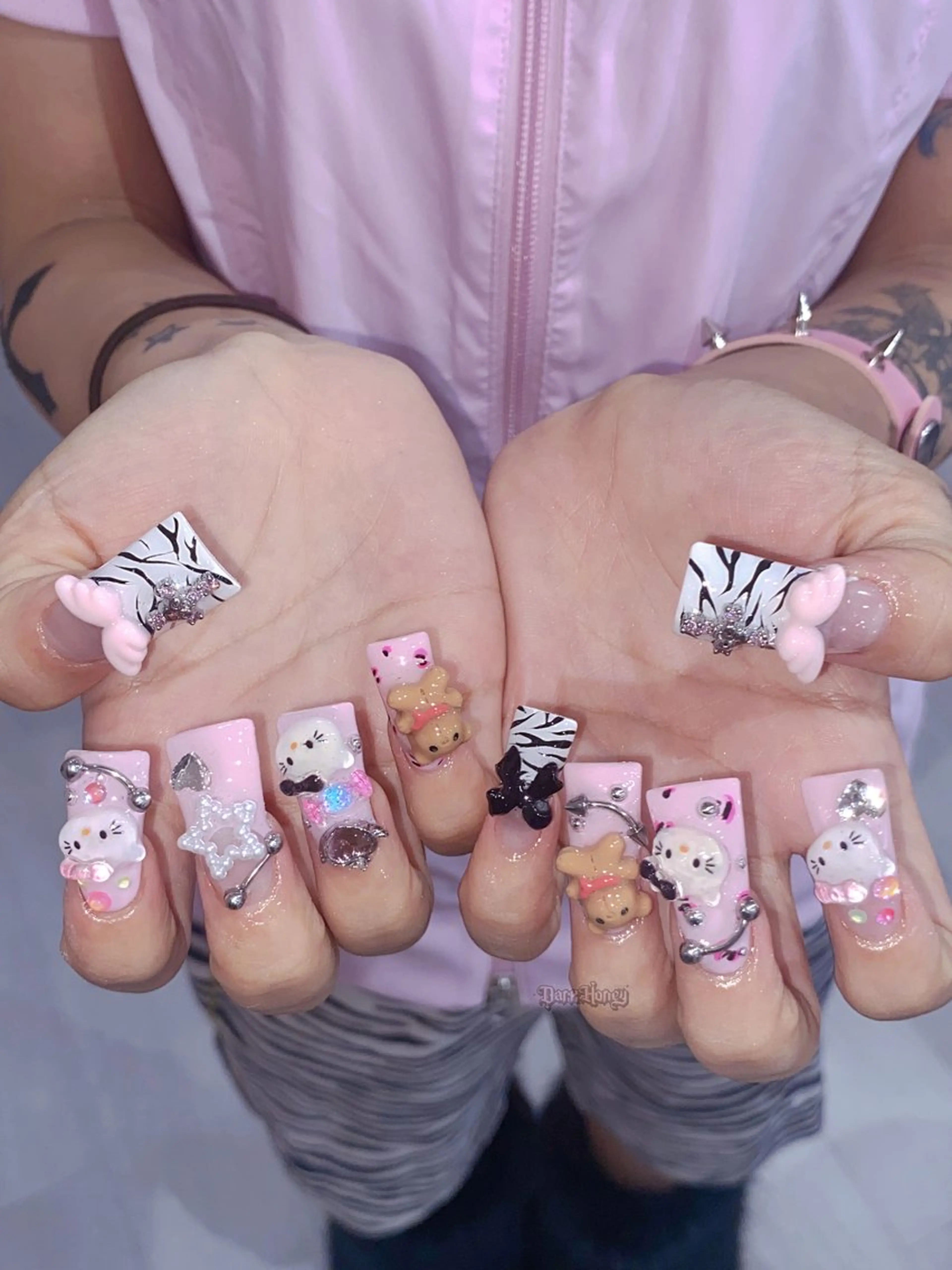 ネイル ハンドネイル Dark honey スカルプ専門原宿店のネイルデザイン