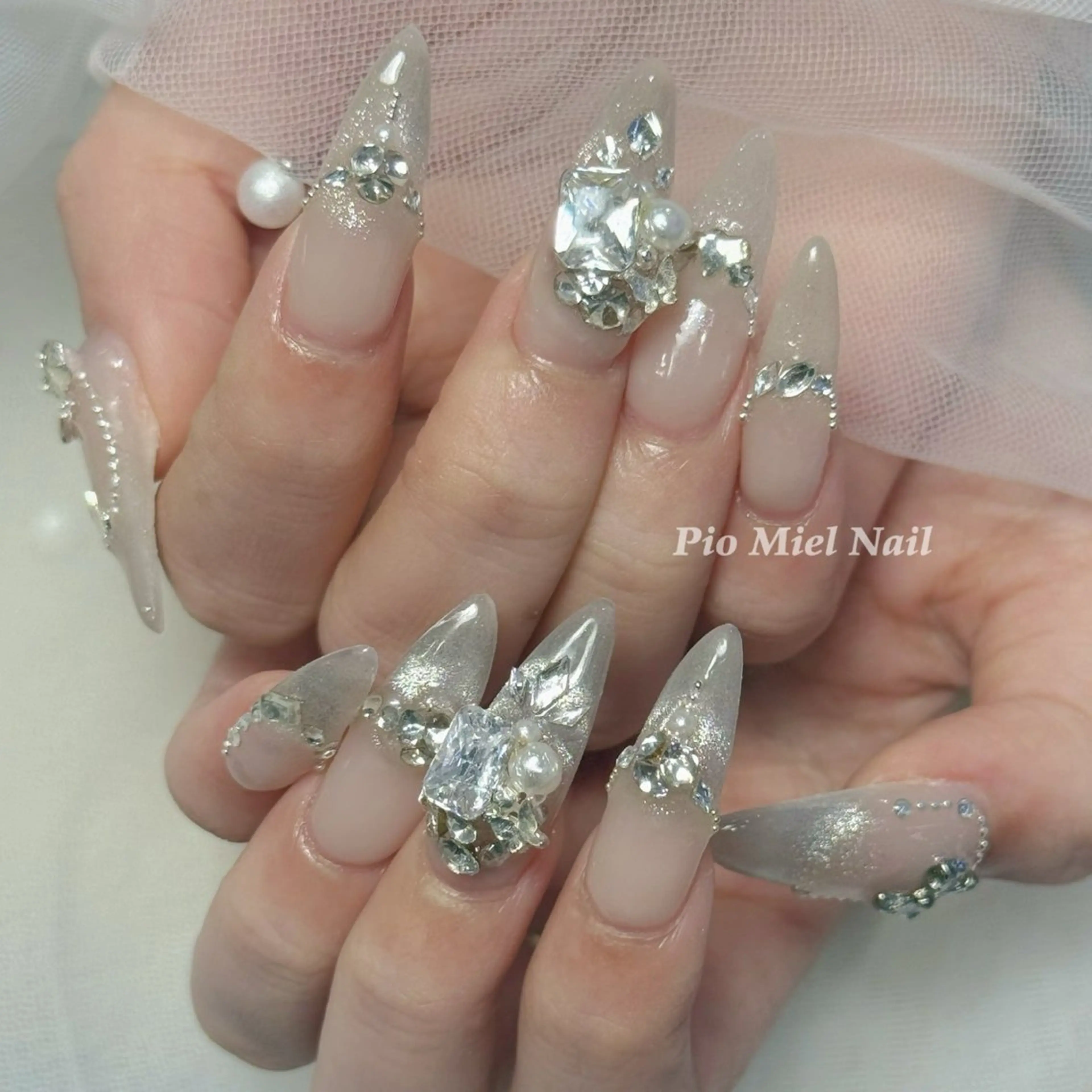 ネイル フレンチネイル 韓国ネイル ラメ(グリッター) マグネットネイル ニュアンスネイル ハンドネイル HANA 長さだしのネイルデザイン