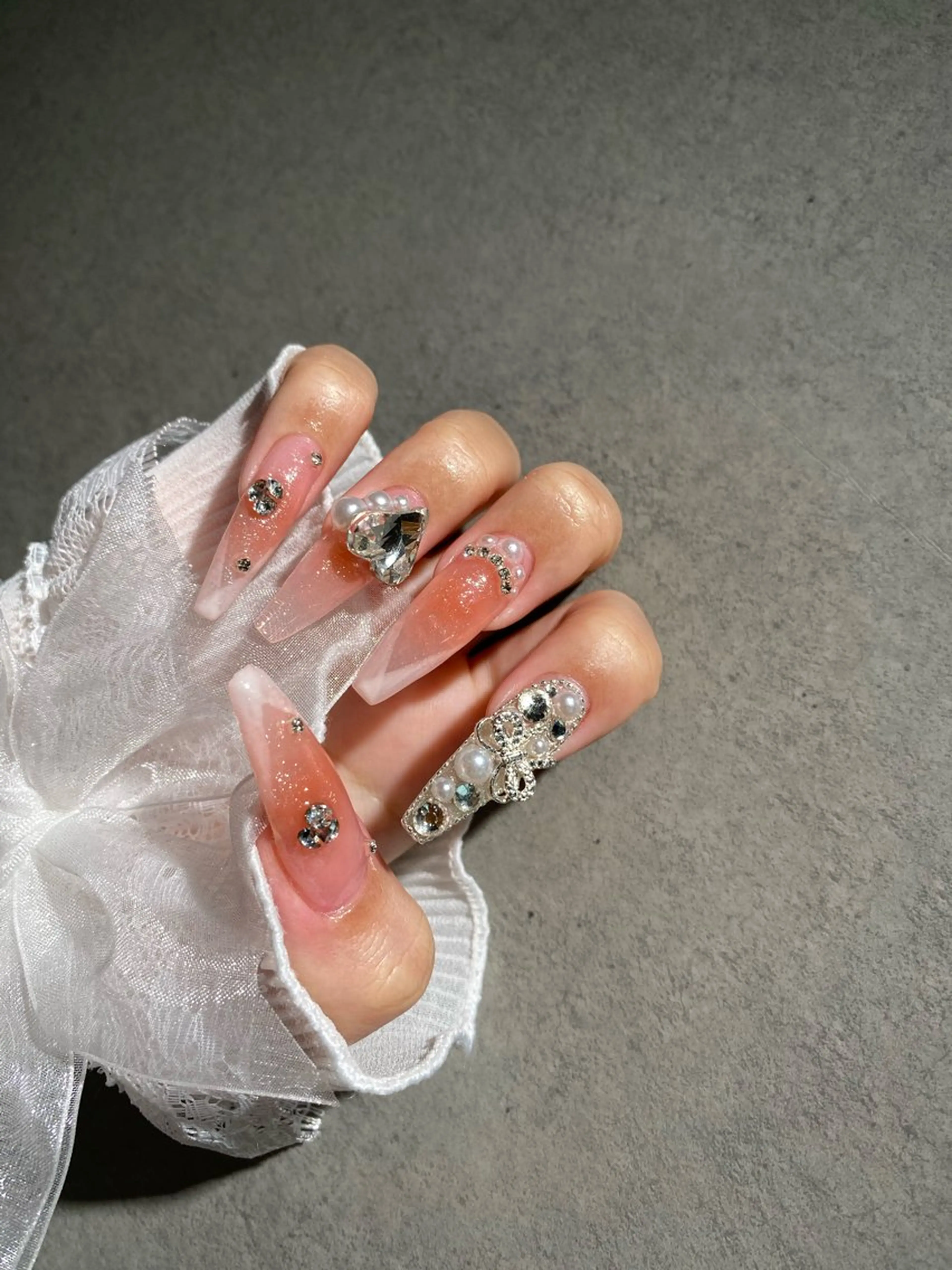 ネイル I-nailロング /ワンホン/キラキラのネイルデザイン