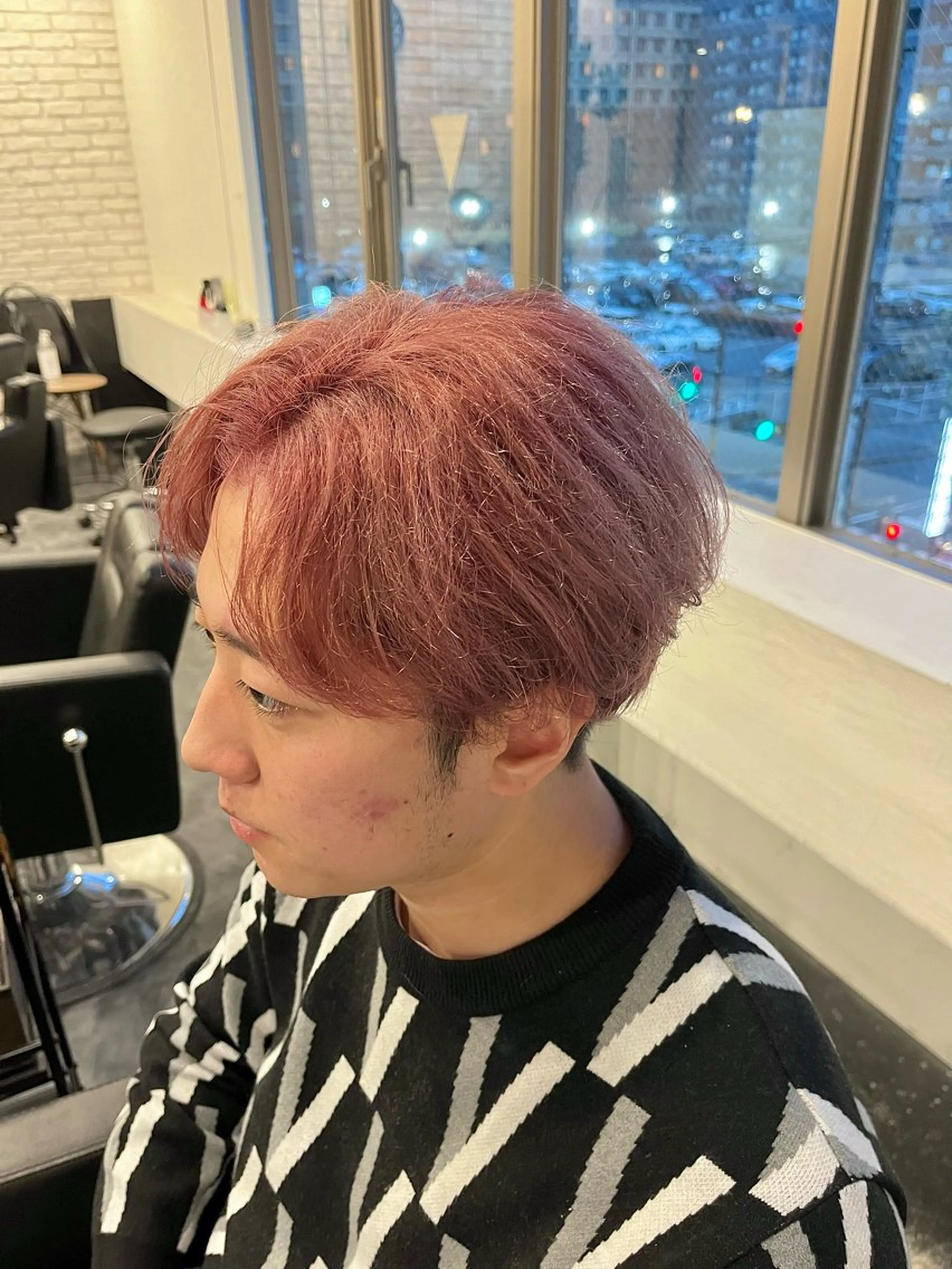 ミディアム カラー ヘアアレンジ メンズ センターパート ピンクカラー Tsuda Coshoのヘアスタイル