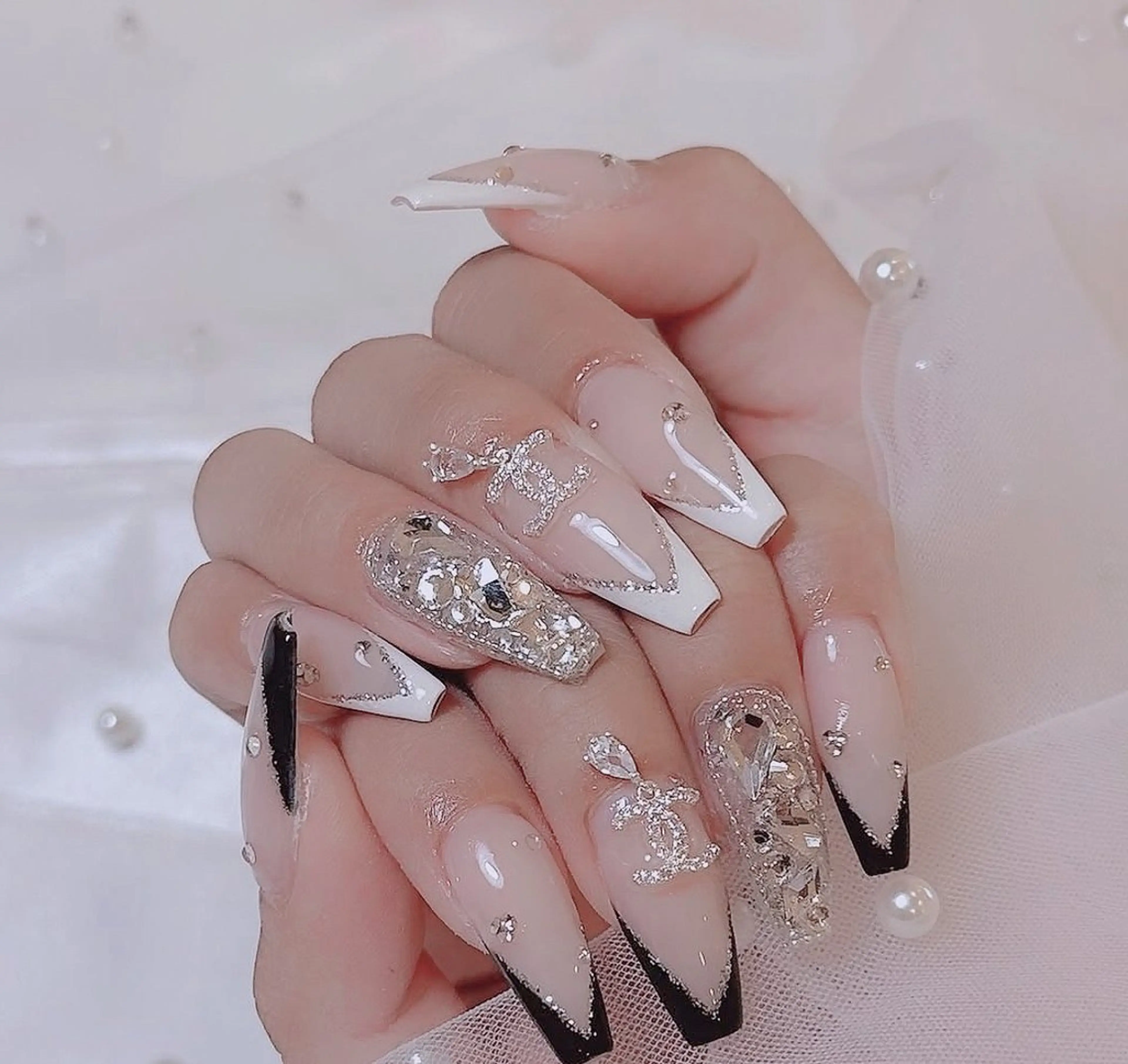 ネイル フレンチネイル ジェルネイル ハロウィン キラキラネイル 韓国ネイル H.baby Nail Salonのネイルデザイン