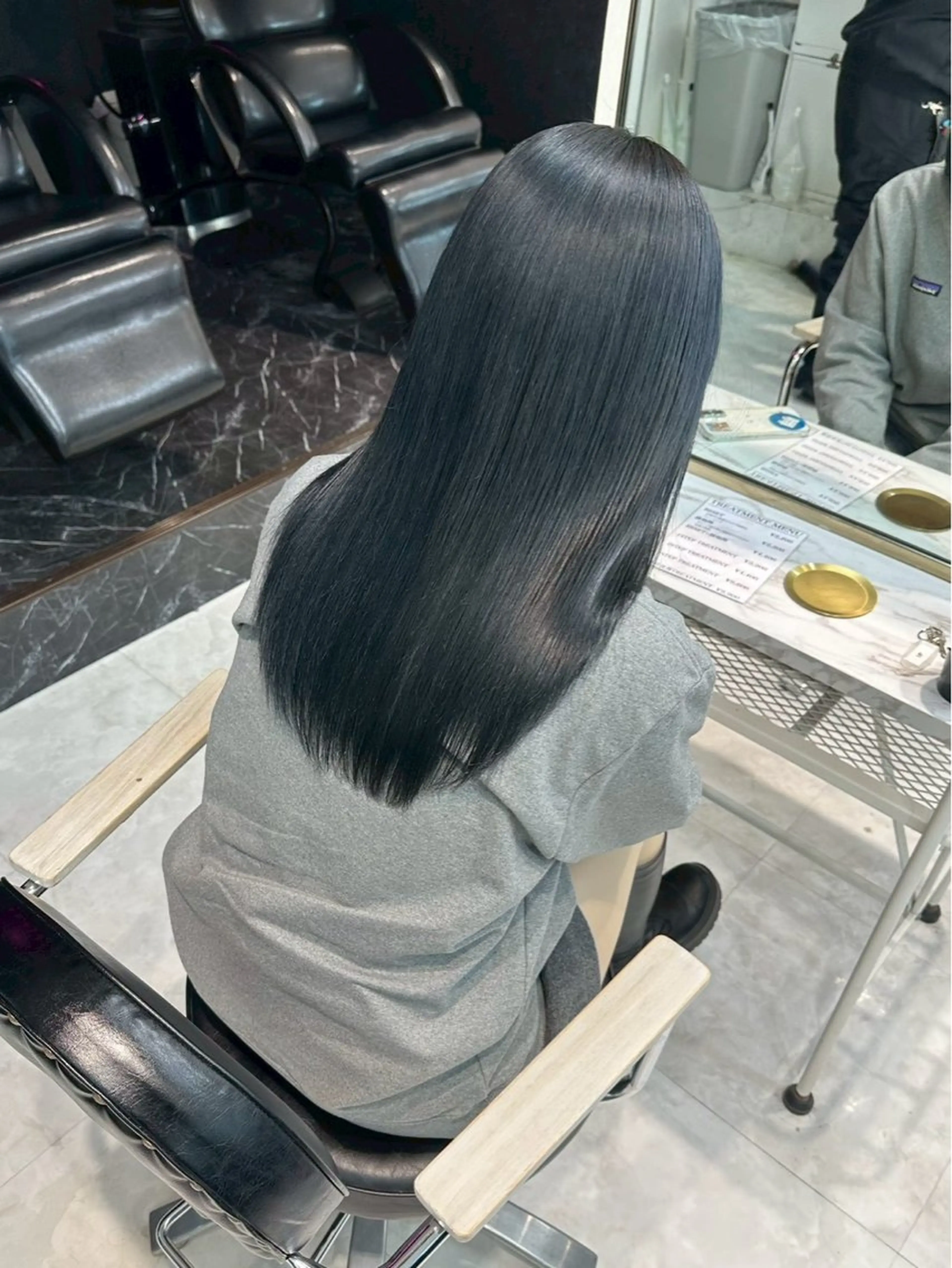 【🎓学生さん必見｜落とせる黒・暗髪系🖤】ダブルカラー🎶リタッチ➕落とせる黒の写真