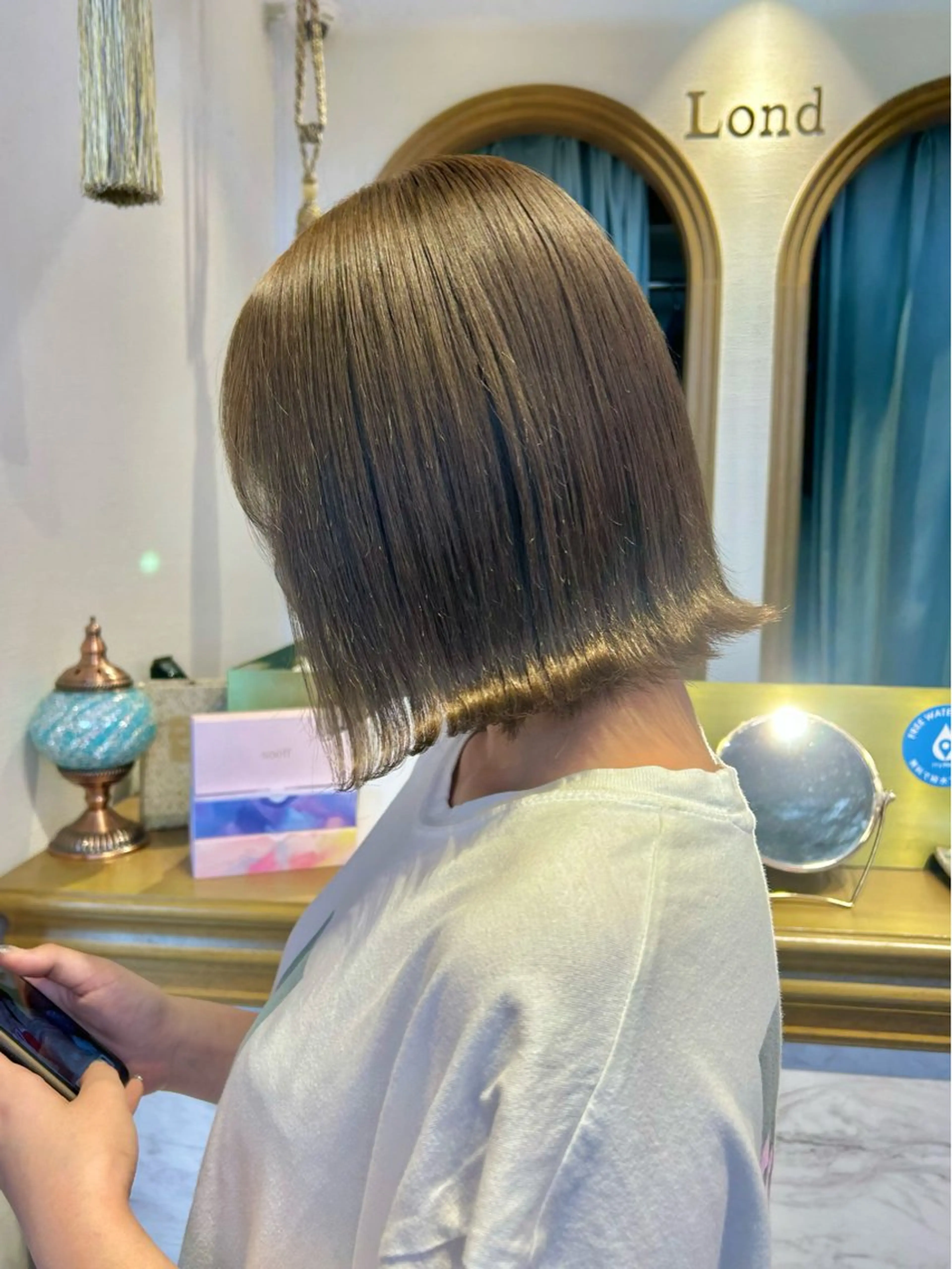 ミディアム カラー ヘアアレンジ ワンレンボブ ブリーチ ケアブリーチ ダブルカラー ハイトーンカラー カット ヘアカラー トリートメント 髪質改善【縮毛矯正】 北千住で美髪に導く人のヘアスタイル