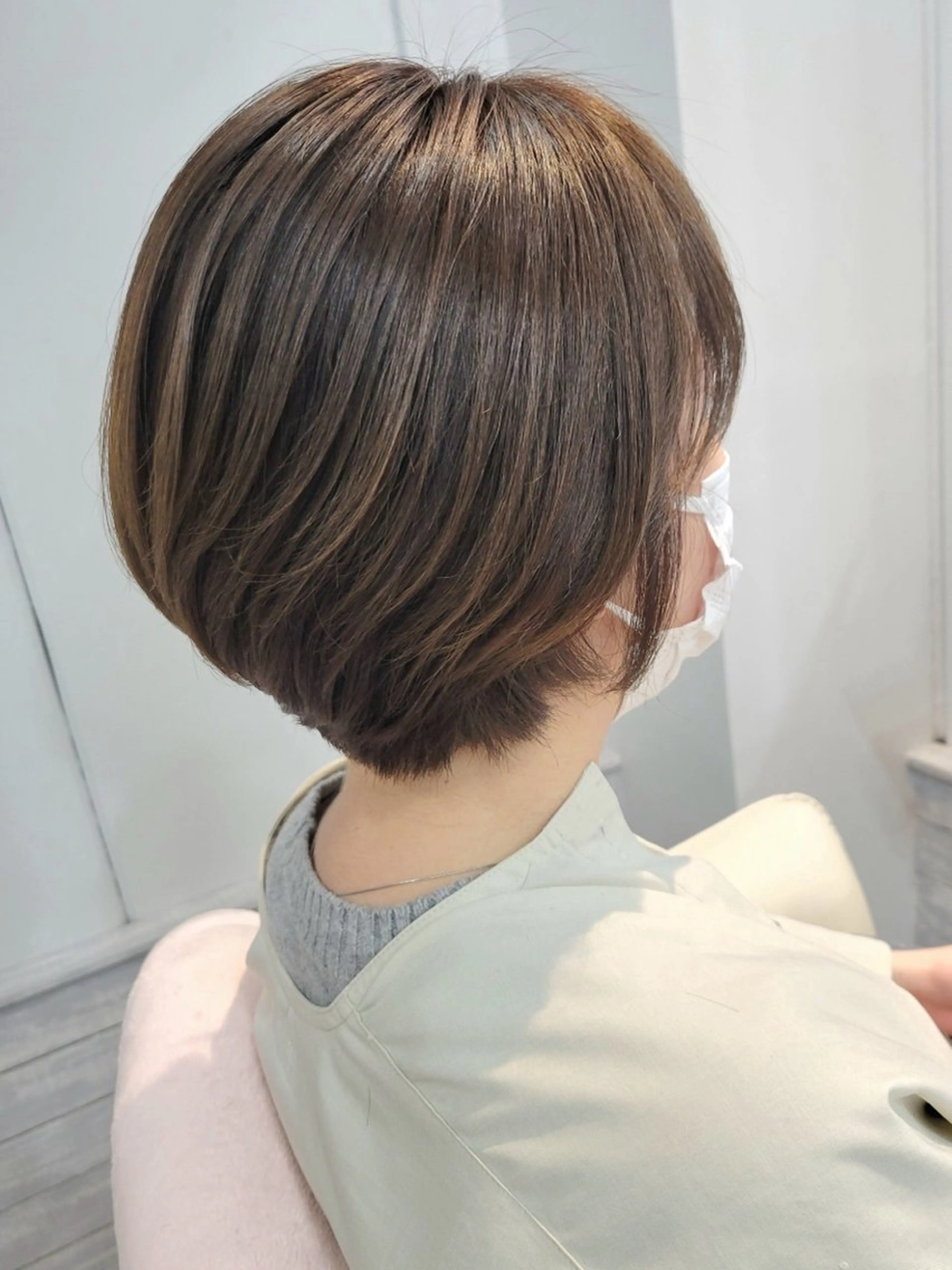 ショート ツヤ感カラー🎀 本美冴のヘアスタイル