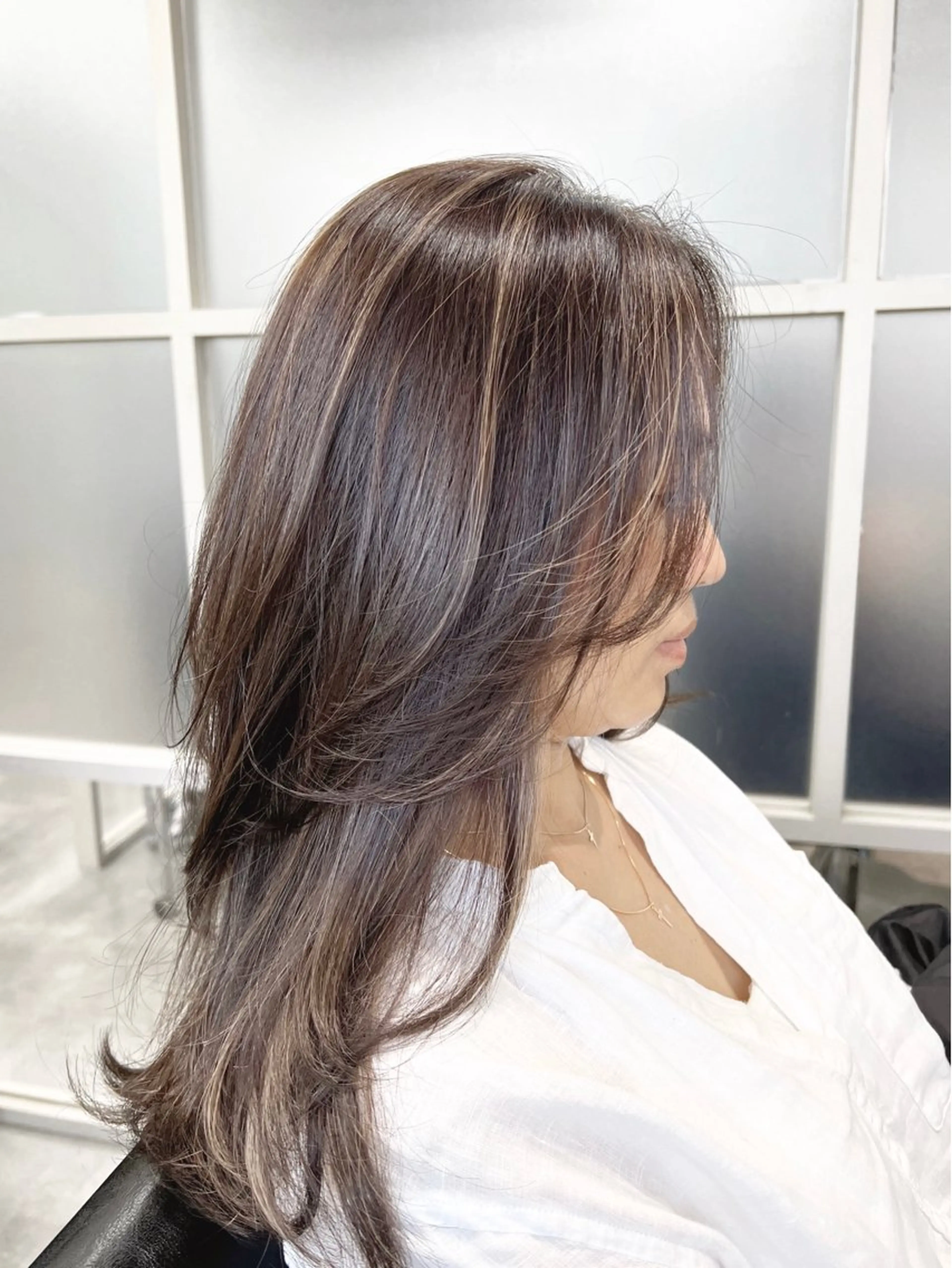 ロング カラー newi ナカノのヘアスタイル