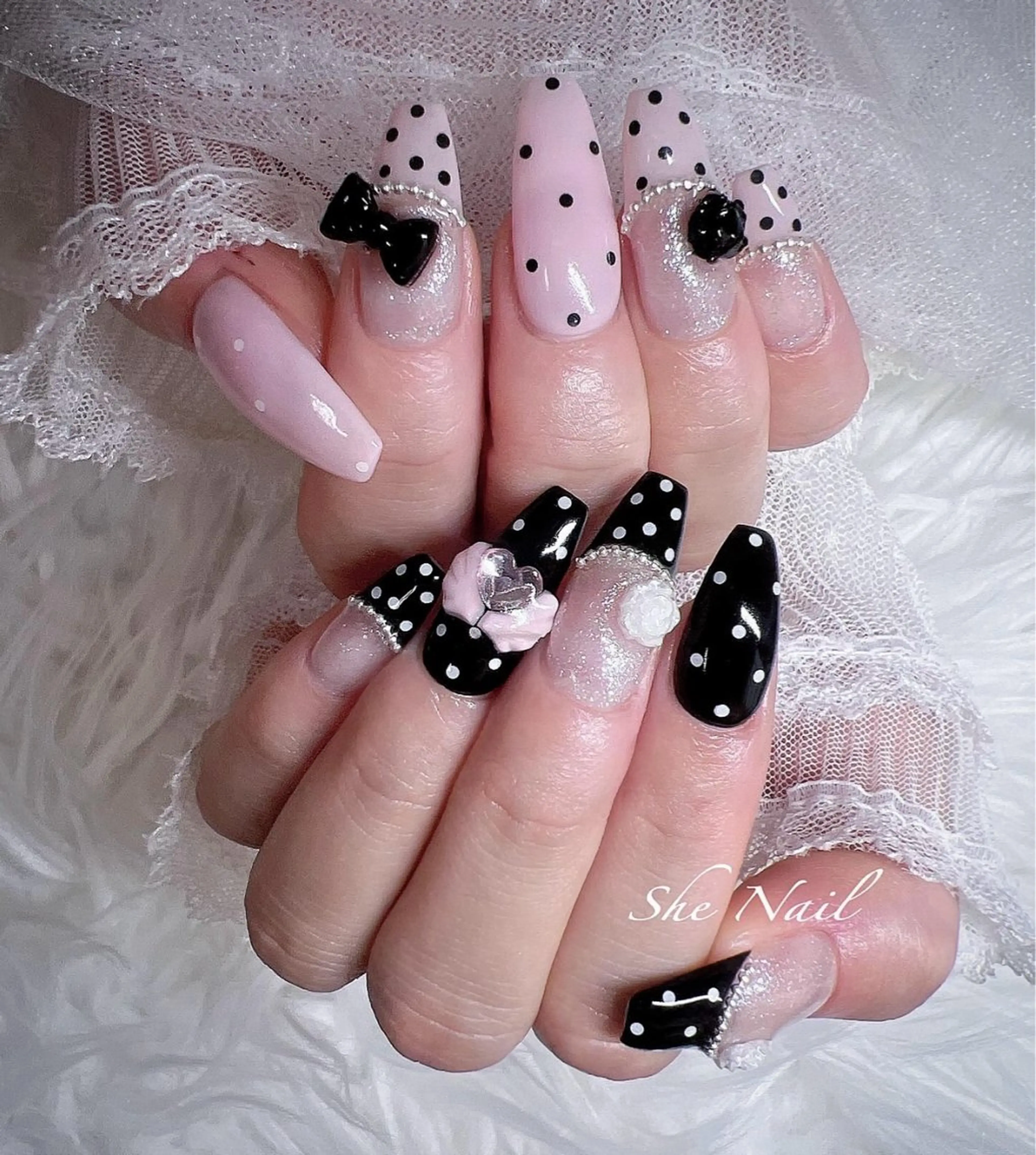 ネイル チークネイル ドット 長さ出し マグネットネイル 持ち込み ハンドネイル She   Nail所属・ISA_ BELLAのネイルデザイン