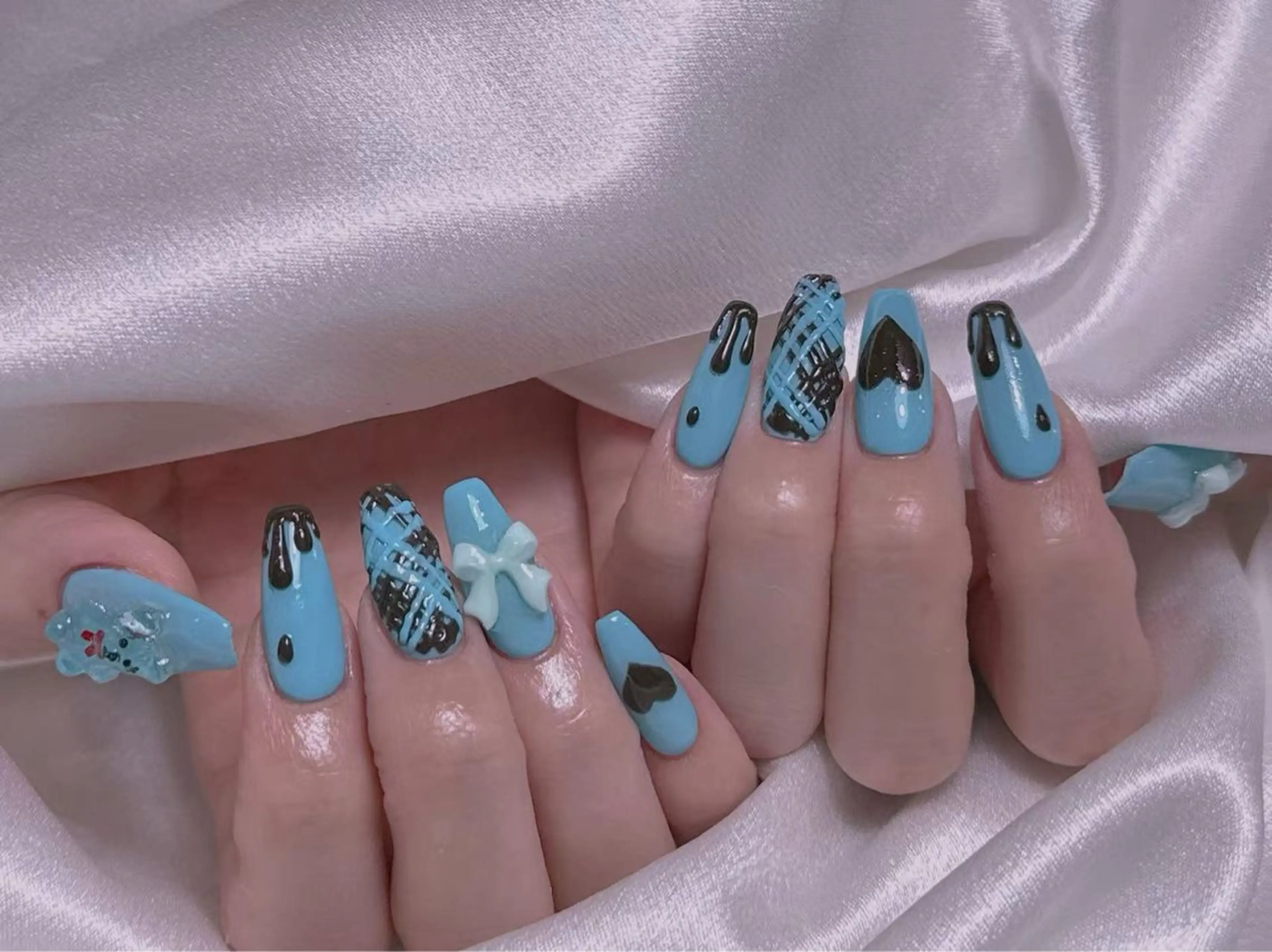 ネイル M2ネイルサロン【長さ出し&フィルイン導入店】所属・長さ出し専門店 RIRIのネイルデザイン