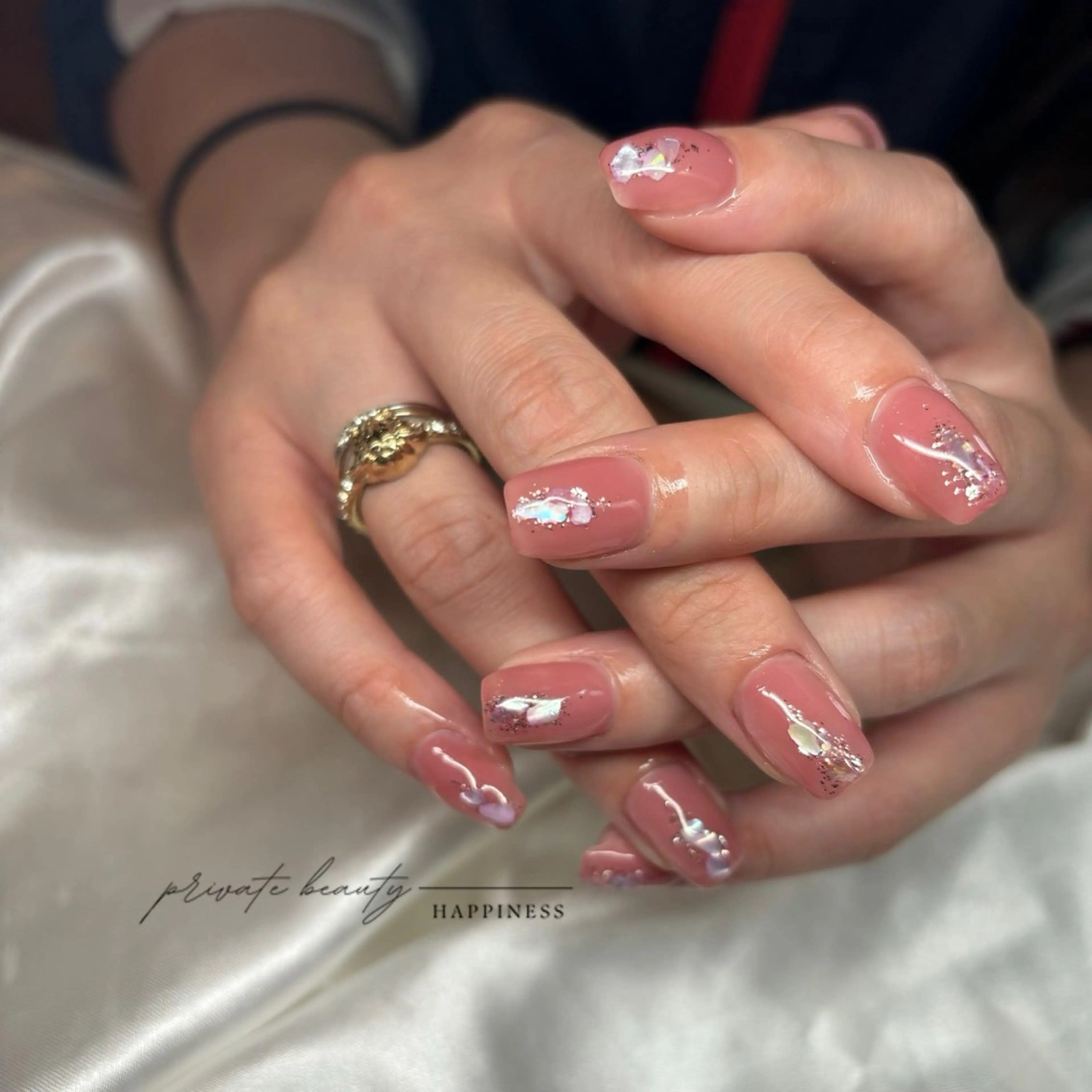 ネイル 桜ネイル 長さ出し 卒業式 キラキラネイル ロングネイル happiness nailのネイルデザイン
