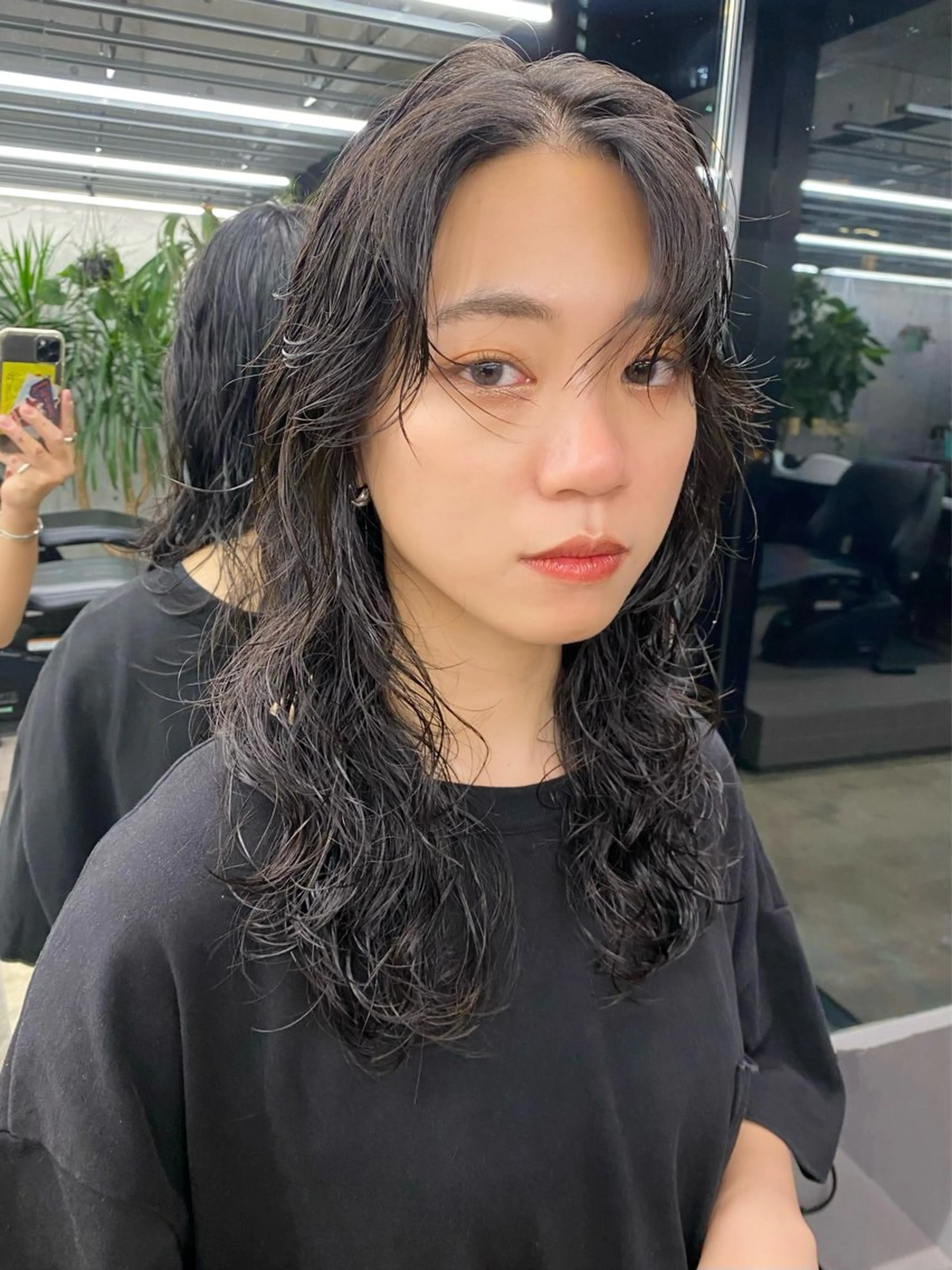 ミディアム カラー パーマ ミディアムパーマ ウルフカット カット ヘアカラー トリートメント 似合わせカット レイヤー/ボブのヘアスタイル