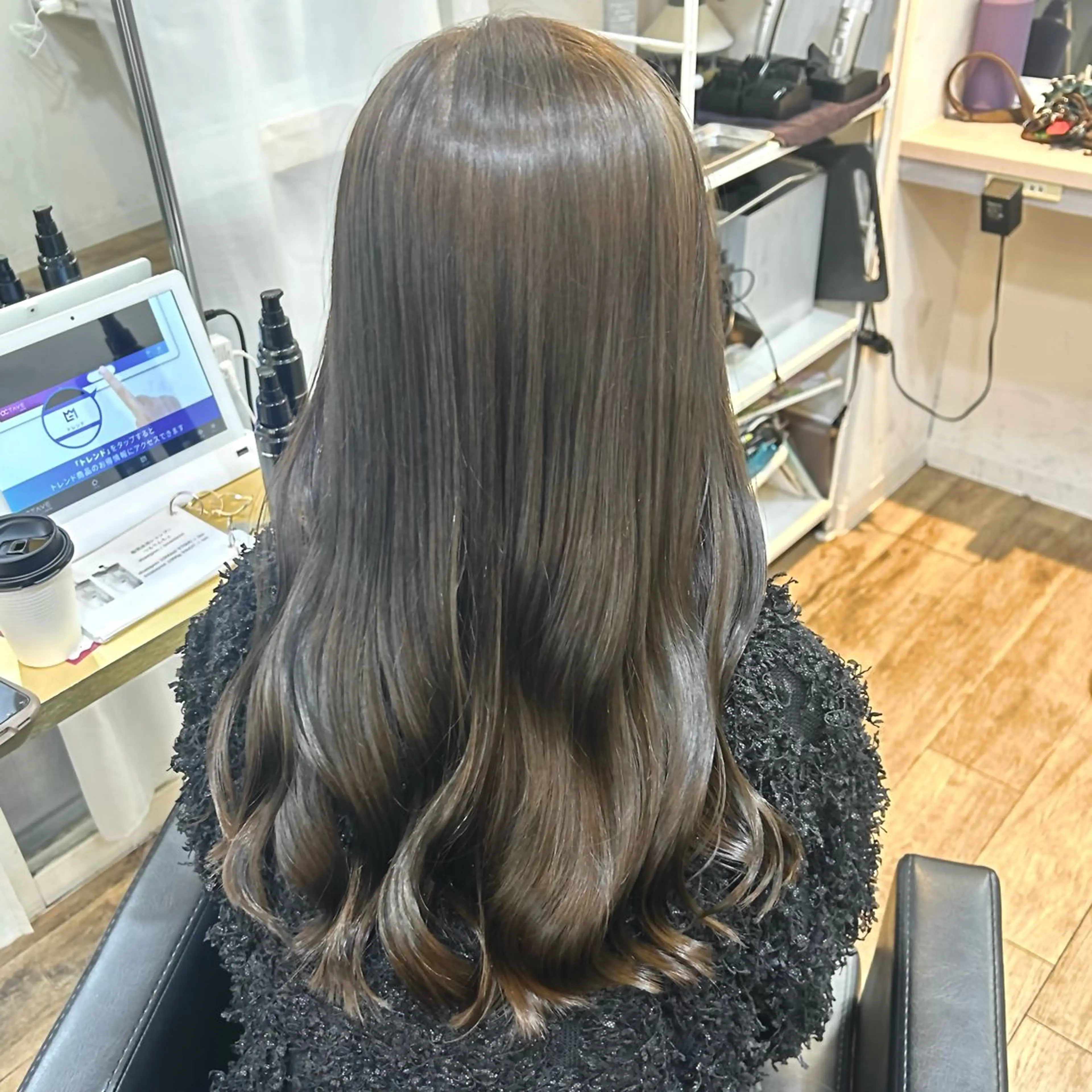 ロング カラー ベージュカラー ブリーチ ブラウンカラー 透明感カラー グレージュ カット ヘアカラー トリートメント ブリーチなしベージュ /ヘアセット/ミユのヘアスタイル