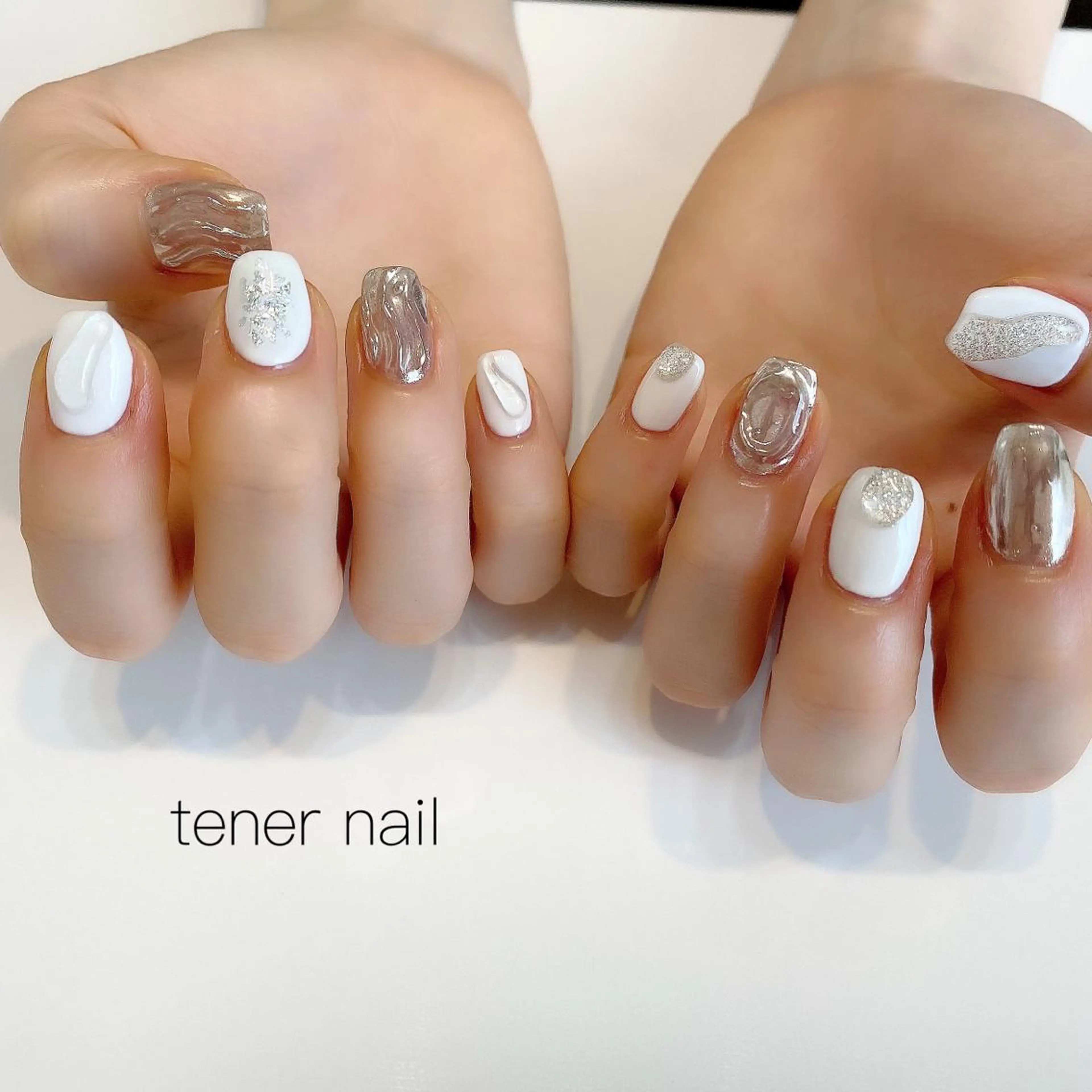ネイル ニュアンスネイル シルバー ホワイト tener  nail  テネルネイル所属・テネルネイル tener nailのネイルデザイン