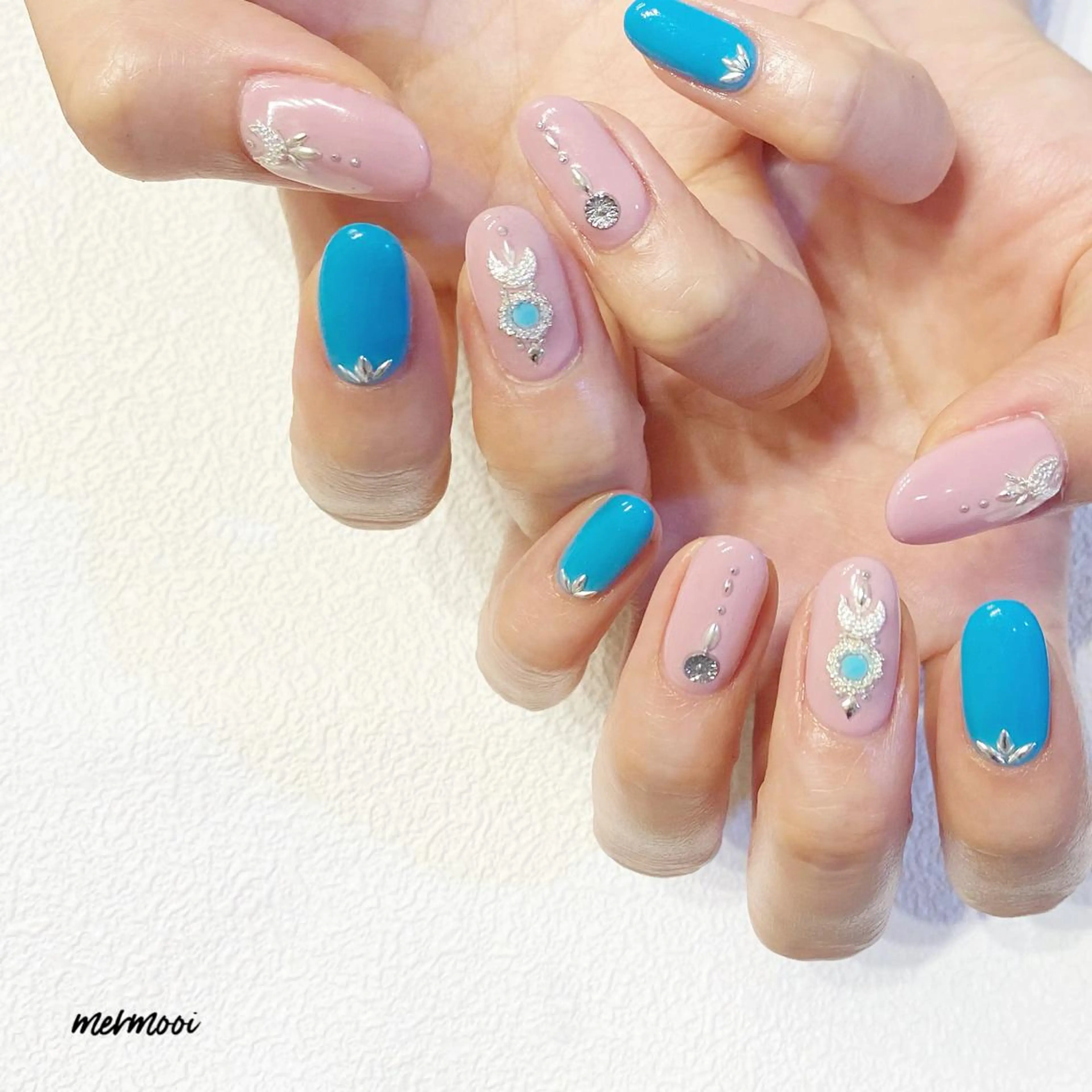 ネイル ブルー ワンカラーネイル ピンク シルバー melu所属・melu yukikoのネイルデザイン