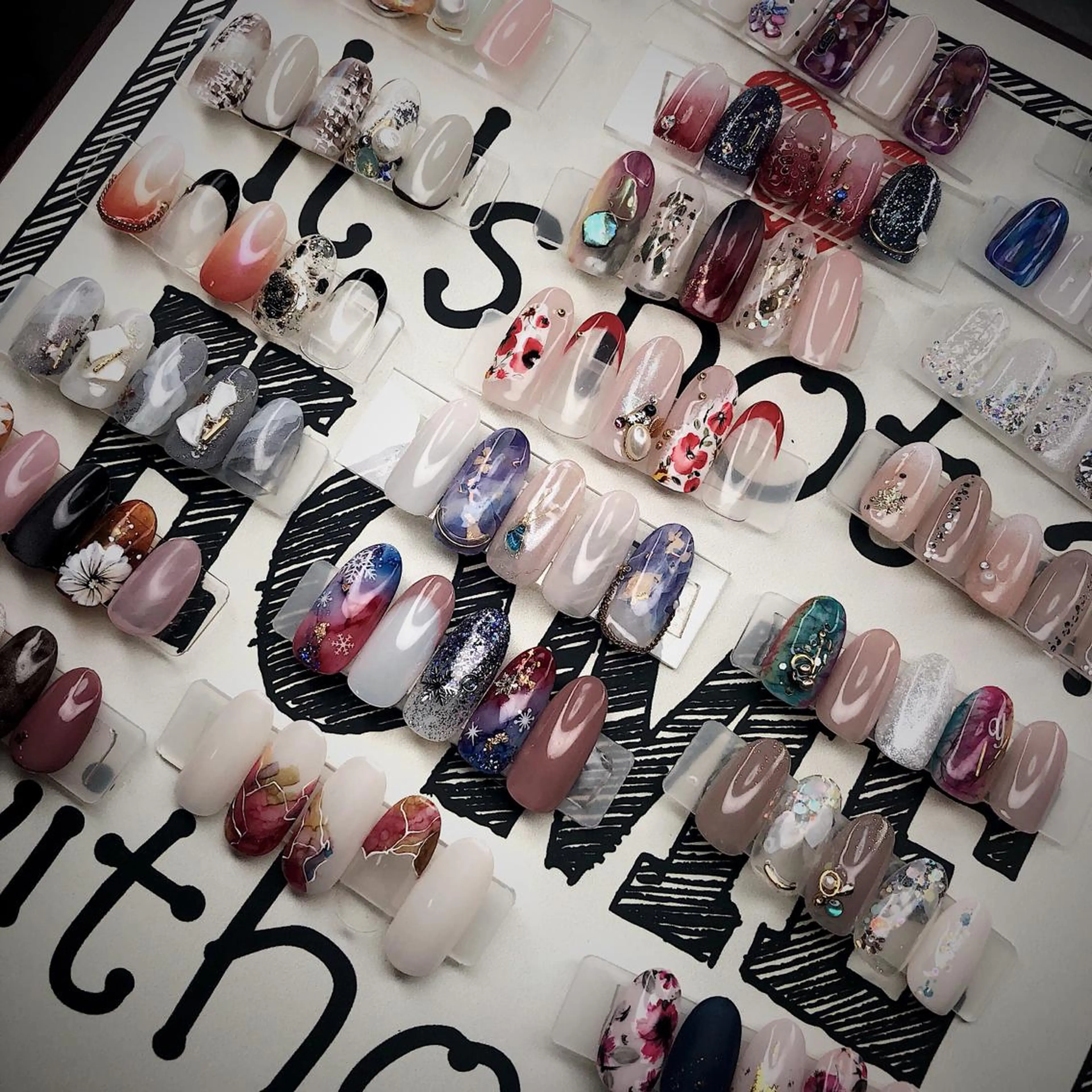 ミディアム めぐみのネイルサロン 惠のネイルデザイン