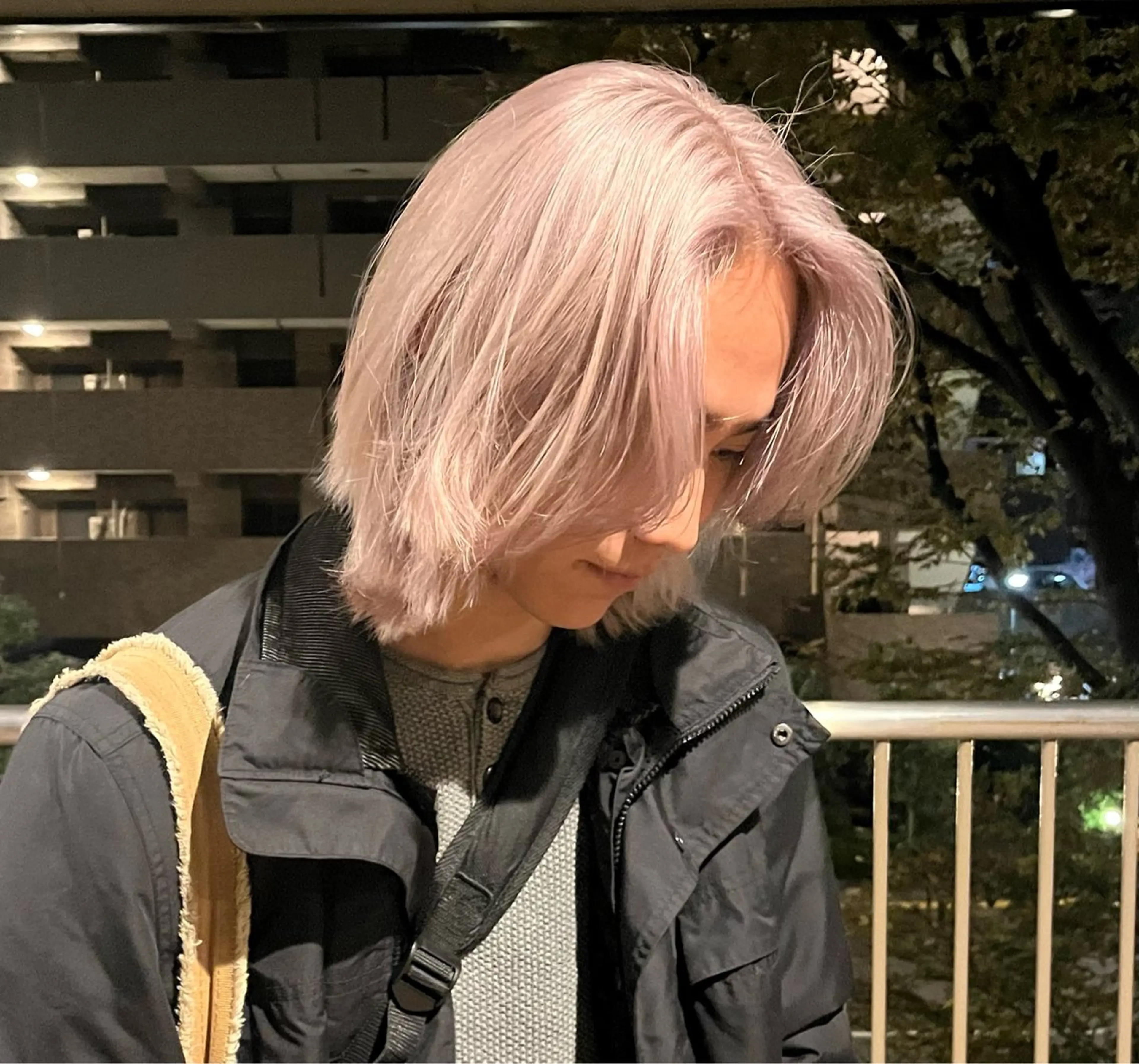 メンズ ヘアカラー あやか/ベージュ /透け感カラーのヘアスタイル