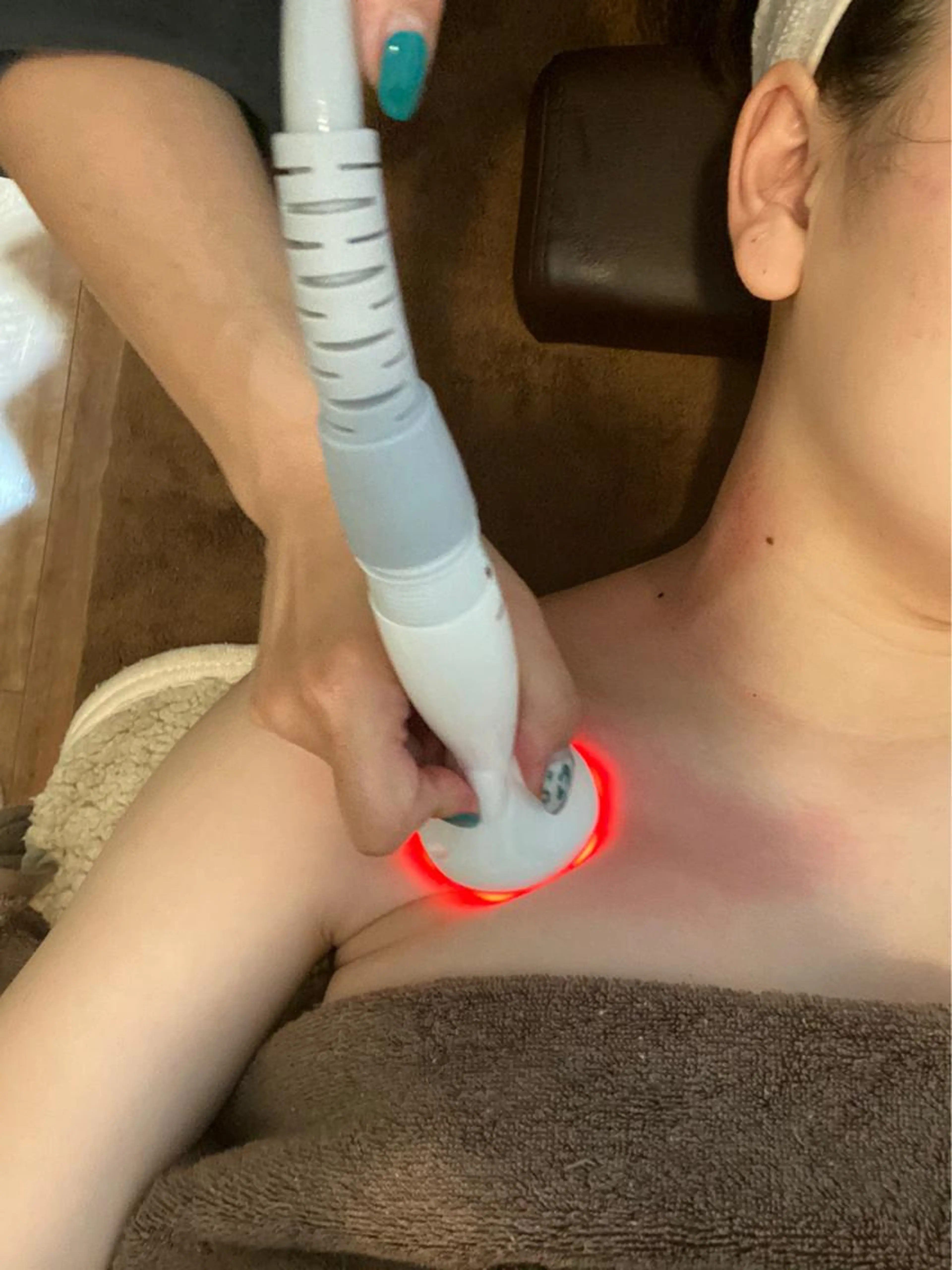 ★人気NO3★何度でも同額で安心🌟5800yen🌟首と肩にラジオ波で暖めて解して流して疲れを解消プランの写真