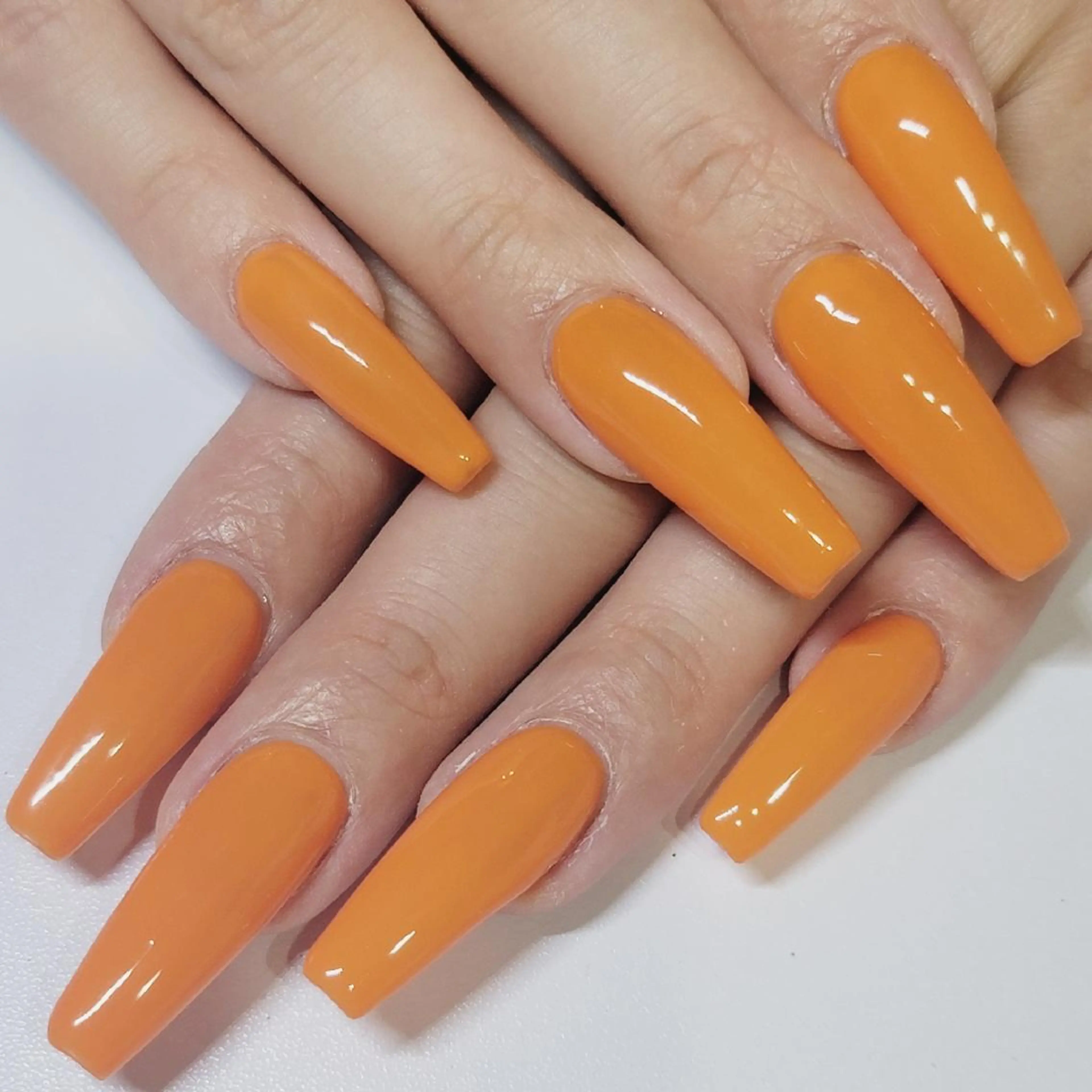 ネイル ワンカラーネイル オレンジ ハンドネイル よしだ ひろきのネイルデザイン