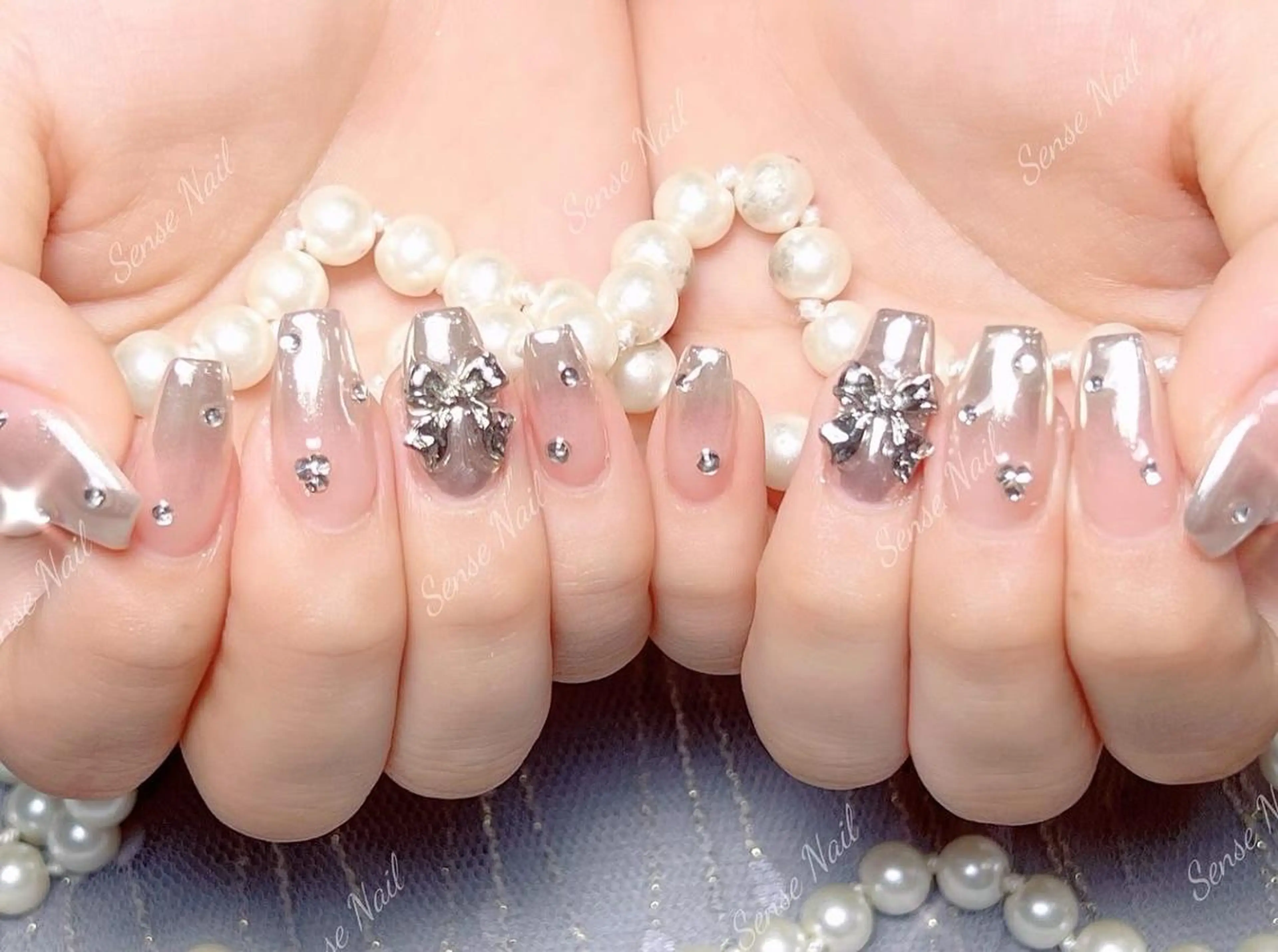 ネイル Queening 🦋のネイルデザイン