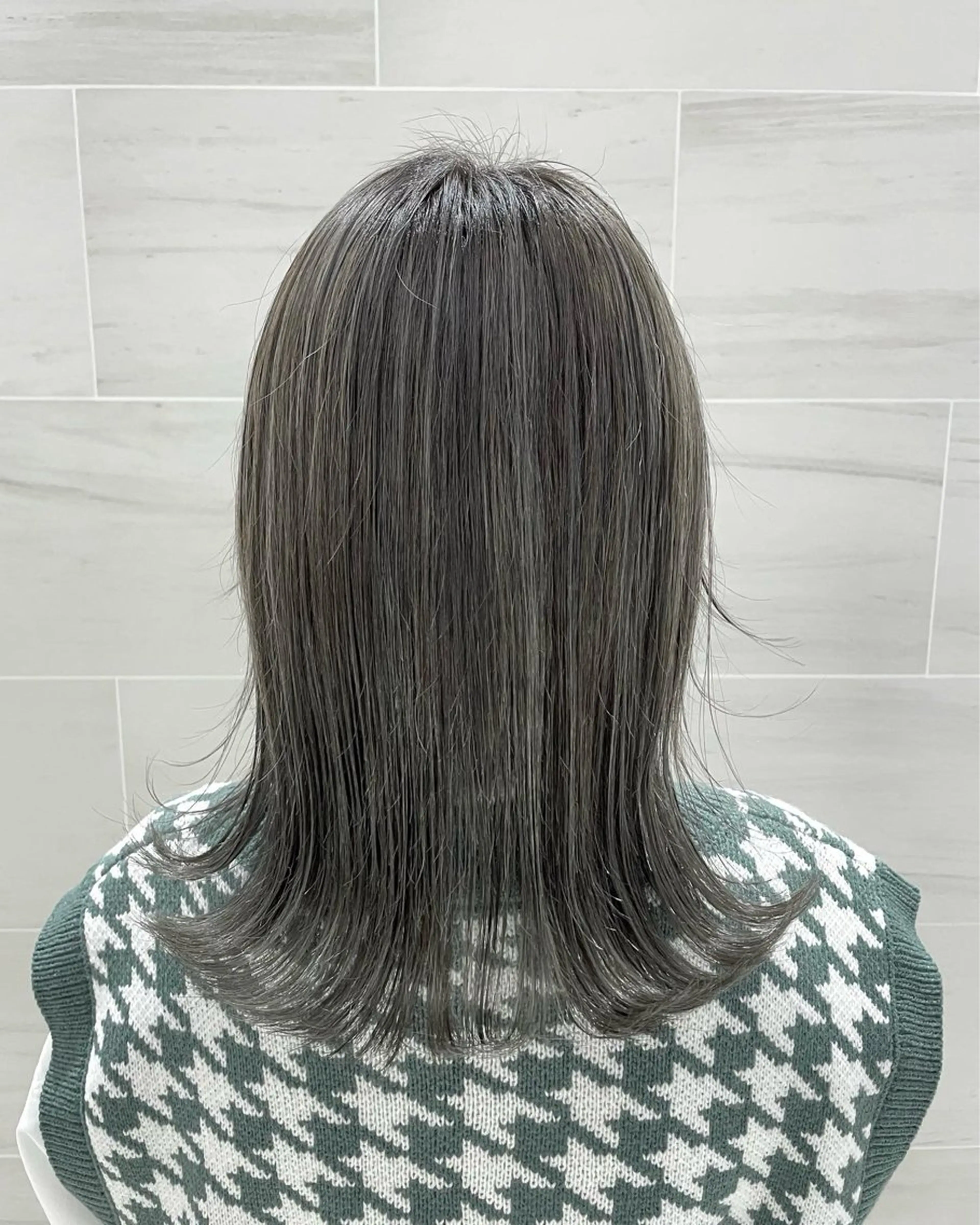 ミディアム カラー 透明感カラー ハイライトカラー オリーブカラー ハイライト 山中 束真のヘアスタイル