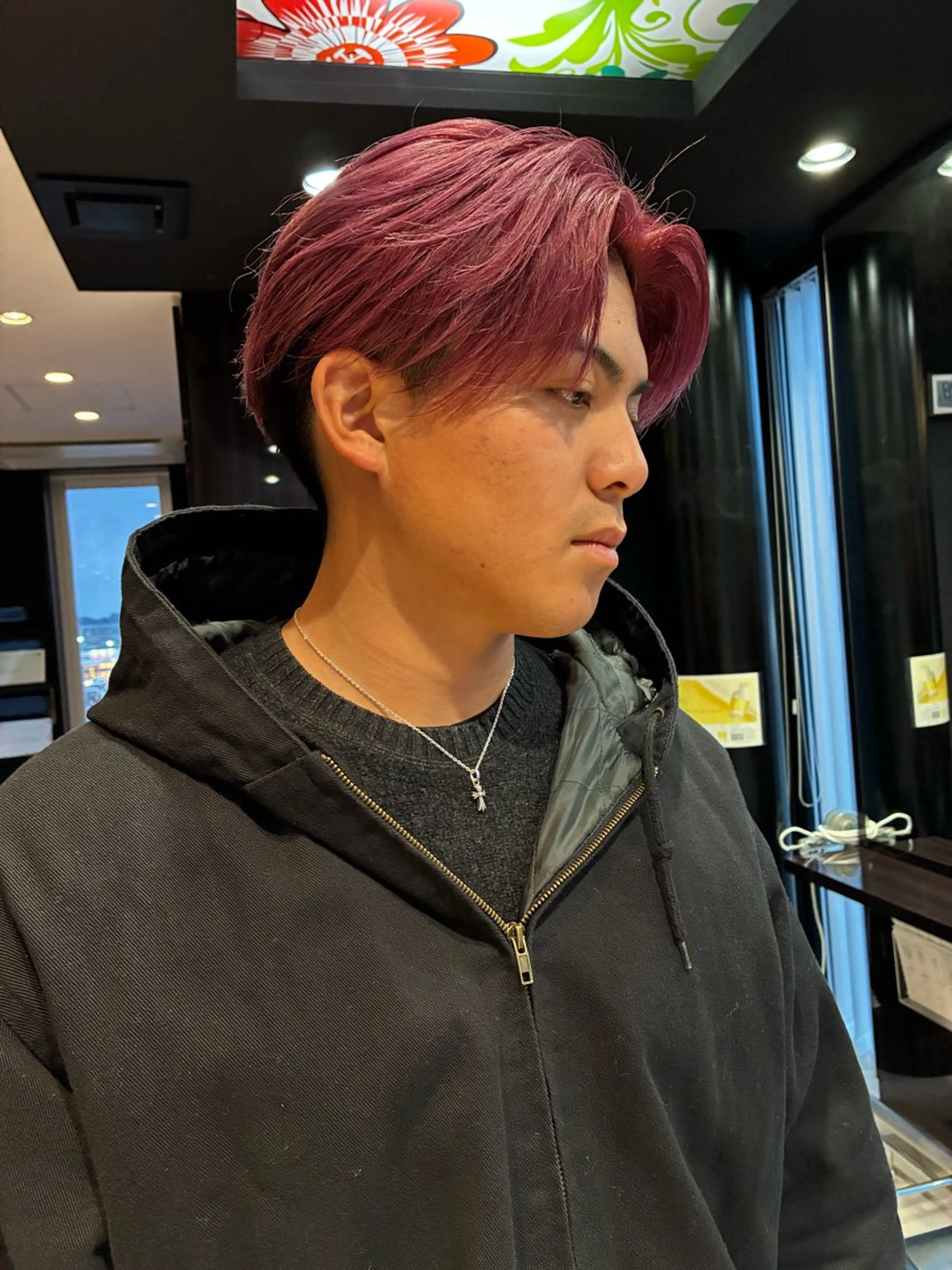 ショート カラー 鷹尾 汐音のヘアスタイル